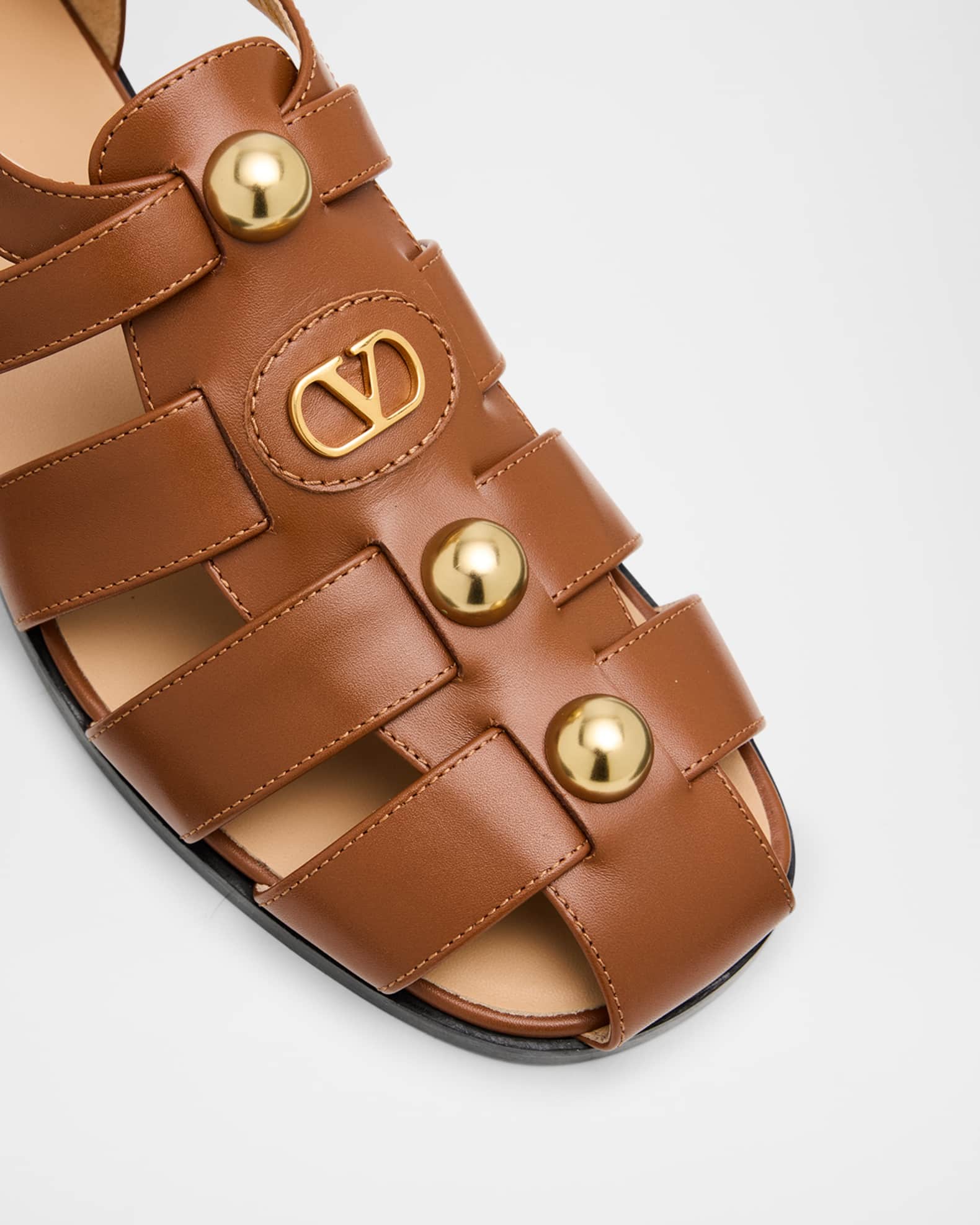 【関税＆送料込み】Valentino Garavani Fisherman Sandals Wit Rockstud Cork leather fisherman sandals in white - Valentino