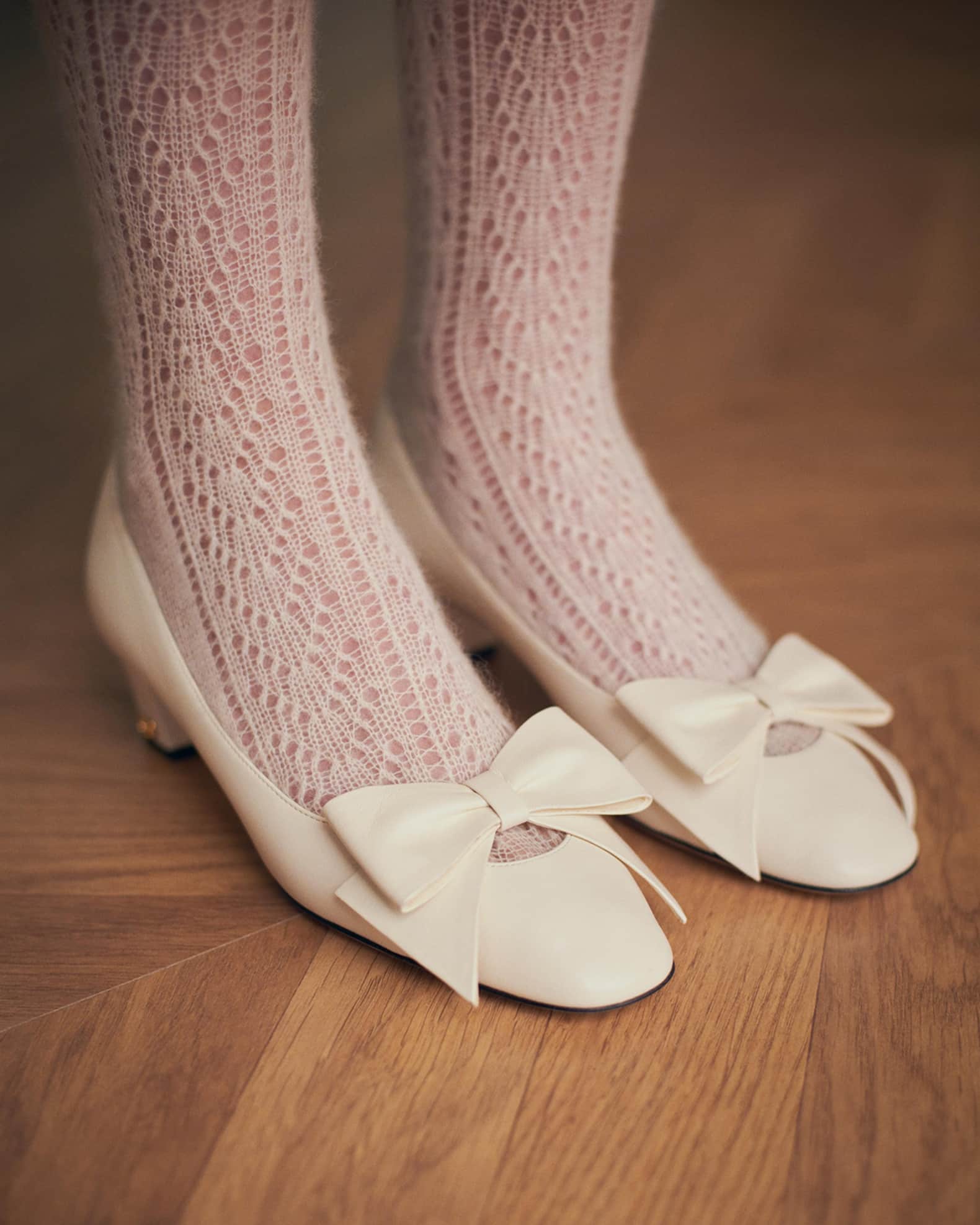 パンプス VALENTINO GARAVANI BOWOW LEATHER PUMPS Bowow 45 croc-effect leather pumps in black - Valentino