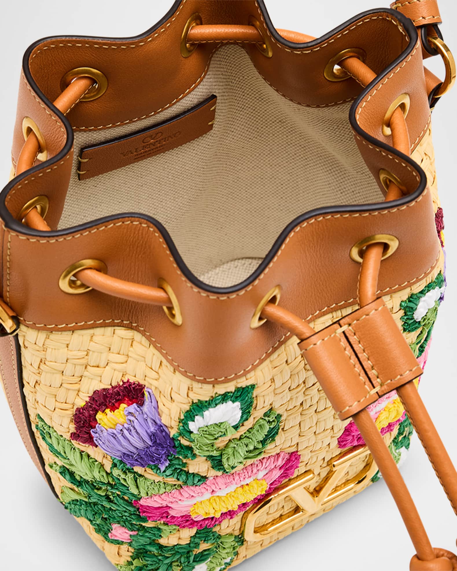 ハンドバッグ VALENTINO GARAVANI VLOGO SIGNATURE SMALL BUCKET VLogo Signature Small leather bucket bag in white