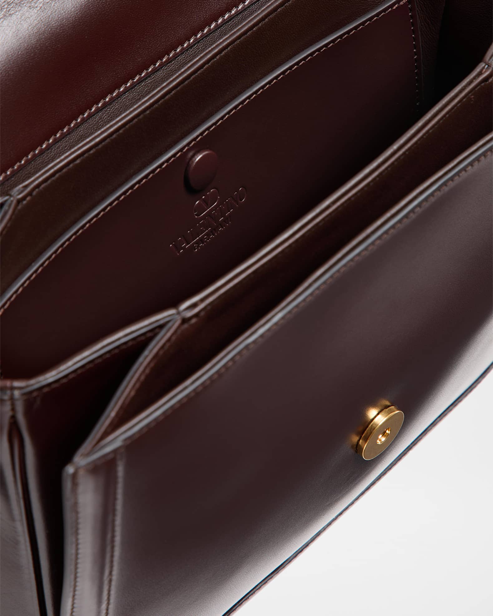 バッグ・カバンその他 Valentino Garavani Small 9TO5 bag in bordeaux Valentino Garavani Small 9TO5 bag in bordeaux – vogz121