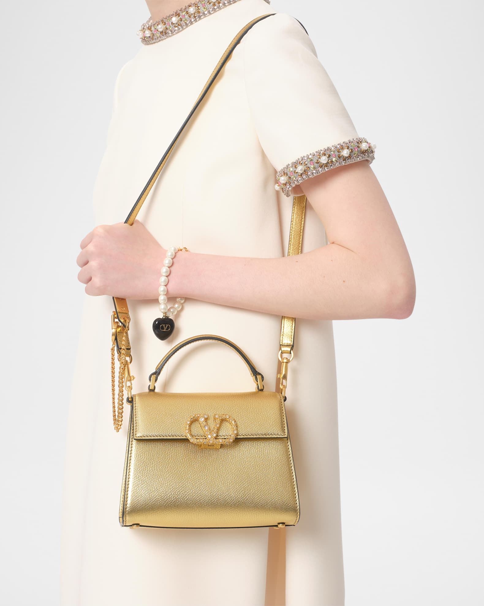 ☆人気☆【VALENTINO】☆VSLING MINI SHOULDER BA.G☆ VALENTINO GARAVANI VSLING mini crystal-embellished textured