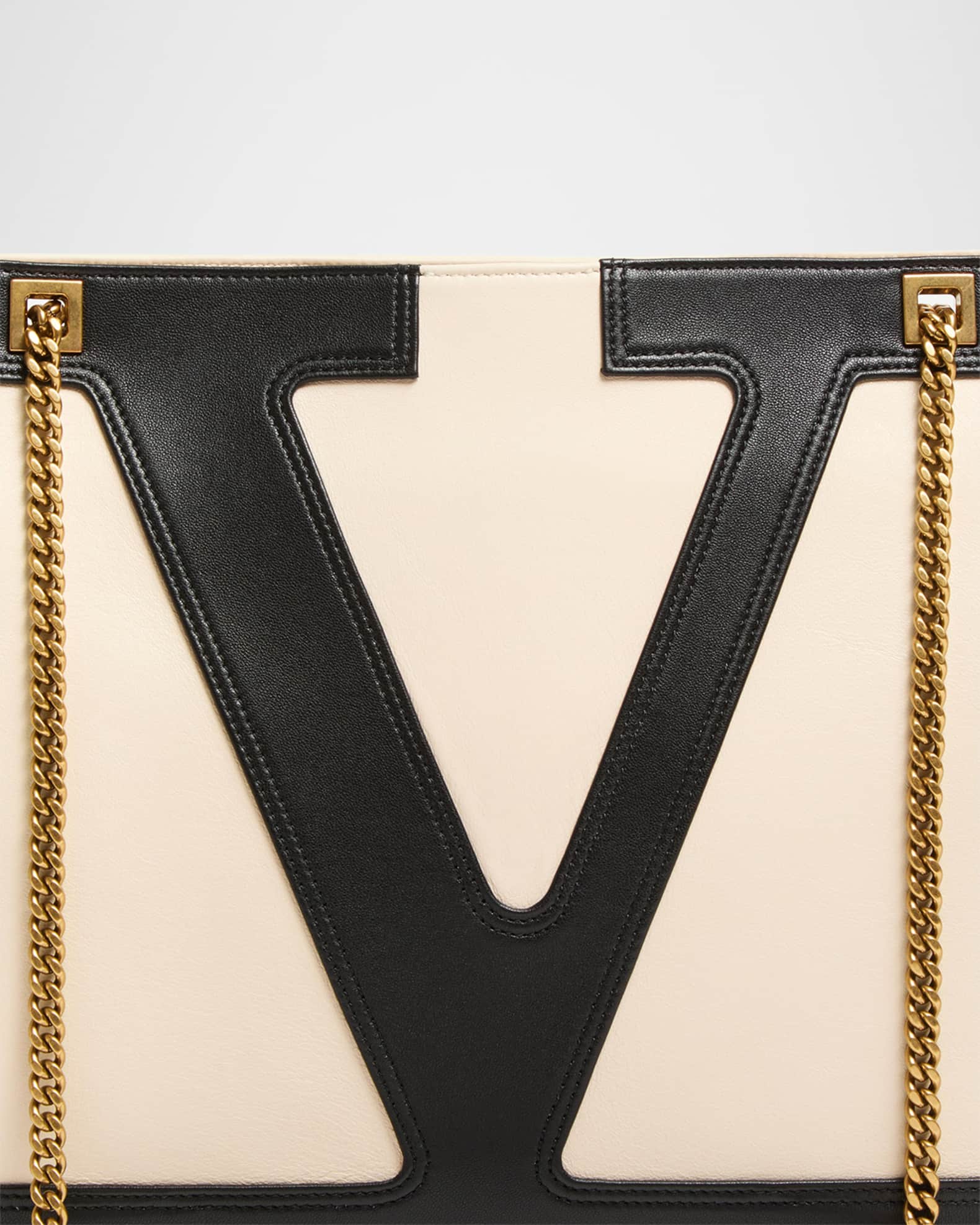 トートバッグ VIVA SUPERSTAR MEDIUM BAG Valentino Garavani Viva Superstar Medium Leather Tote Bag