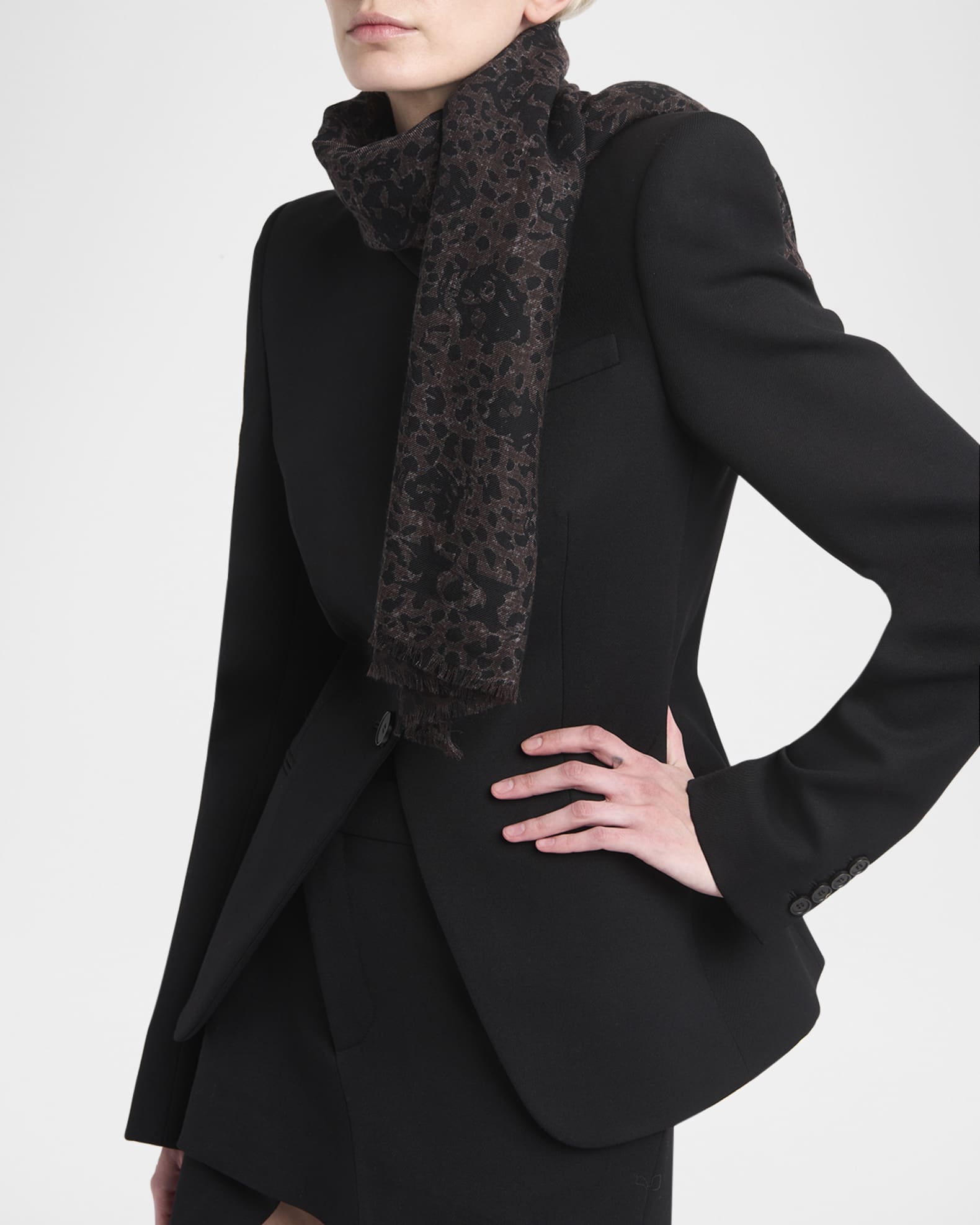 Leopard Skull Wool Scarf 1