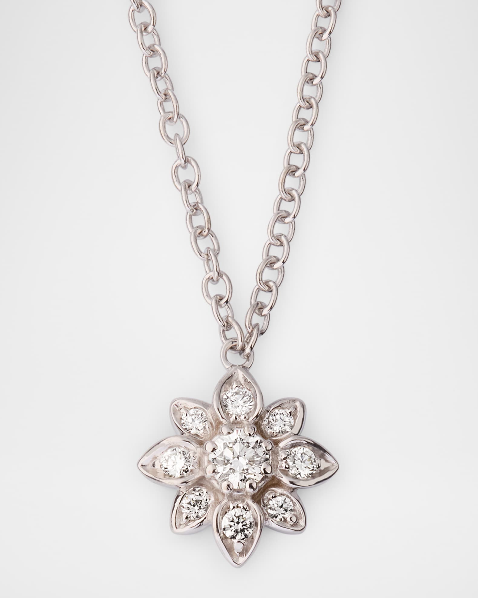18K White Gold Diamond Flower Pendant Necklace 0