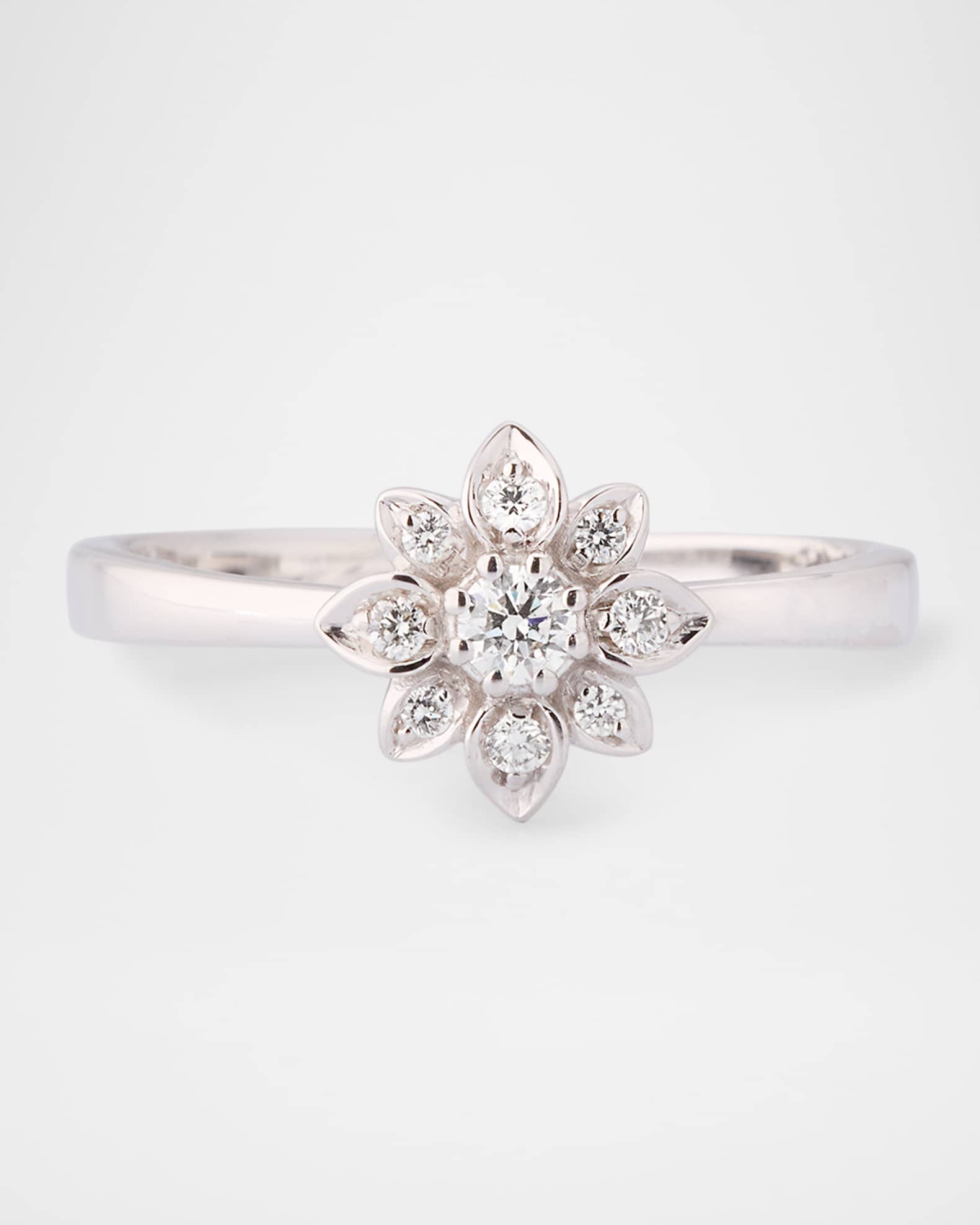 18K White Gold Diamond Flower Band Ring 0