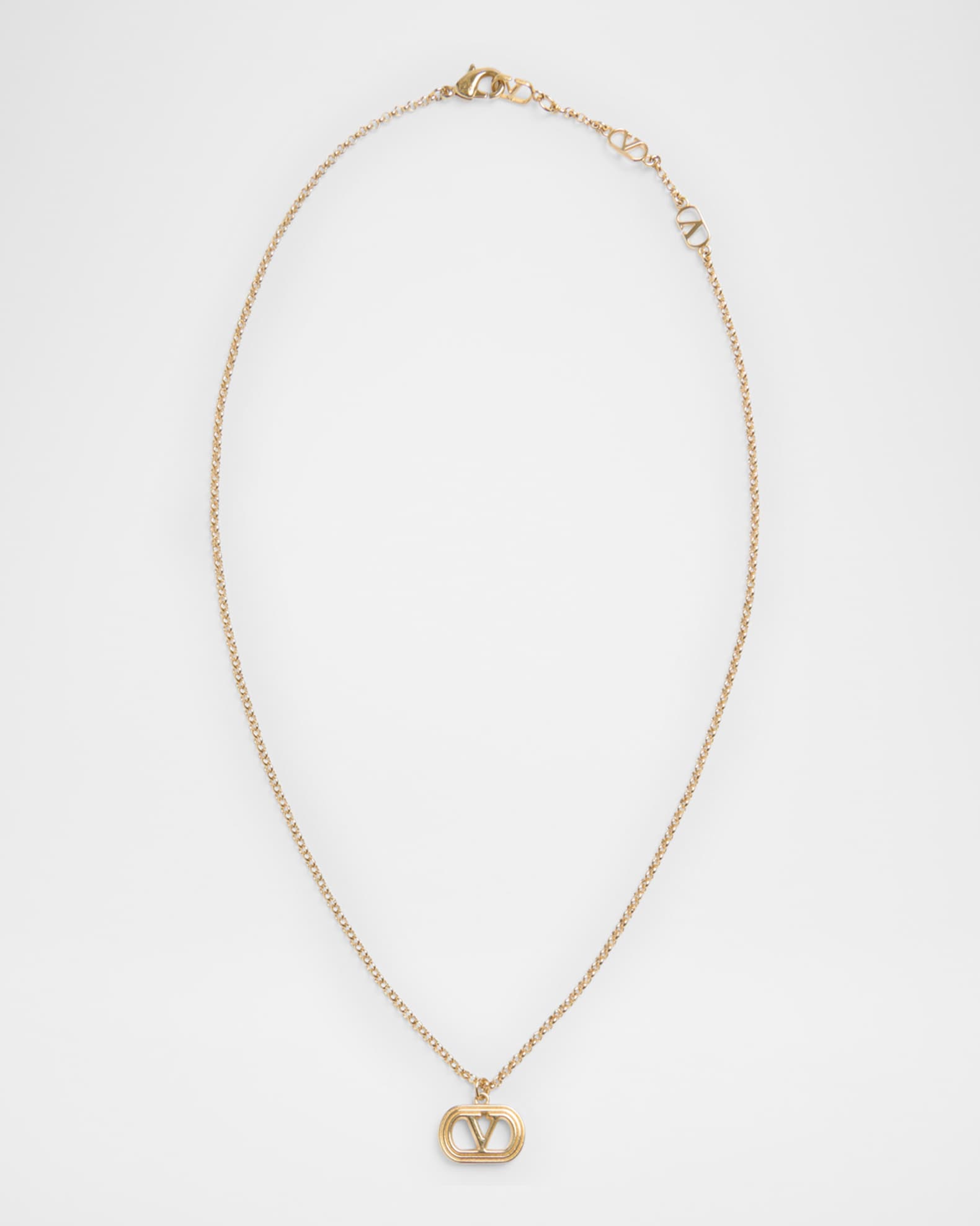 【関税&送料込】Valentino Garavani Gold l Vlogo Necklace Valentino Garavani VLogo Oval Metal Necklace | Neiman Marcus