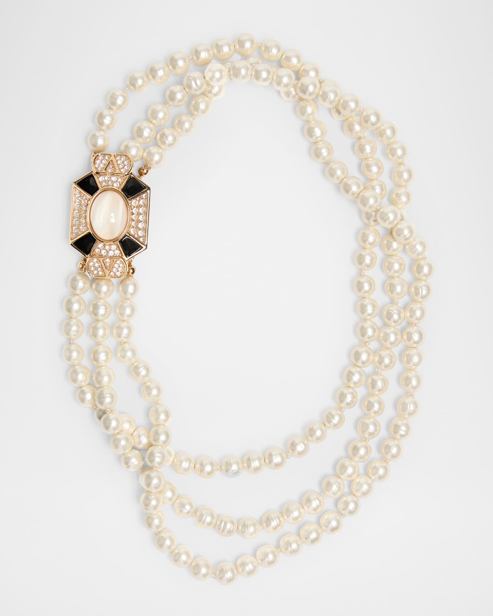 【関税＆送料込み】Valentino Garavani Necklaces Valentino Garavani VLogo Signature Necklace | Gold | FARFETCH