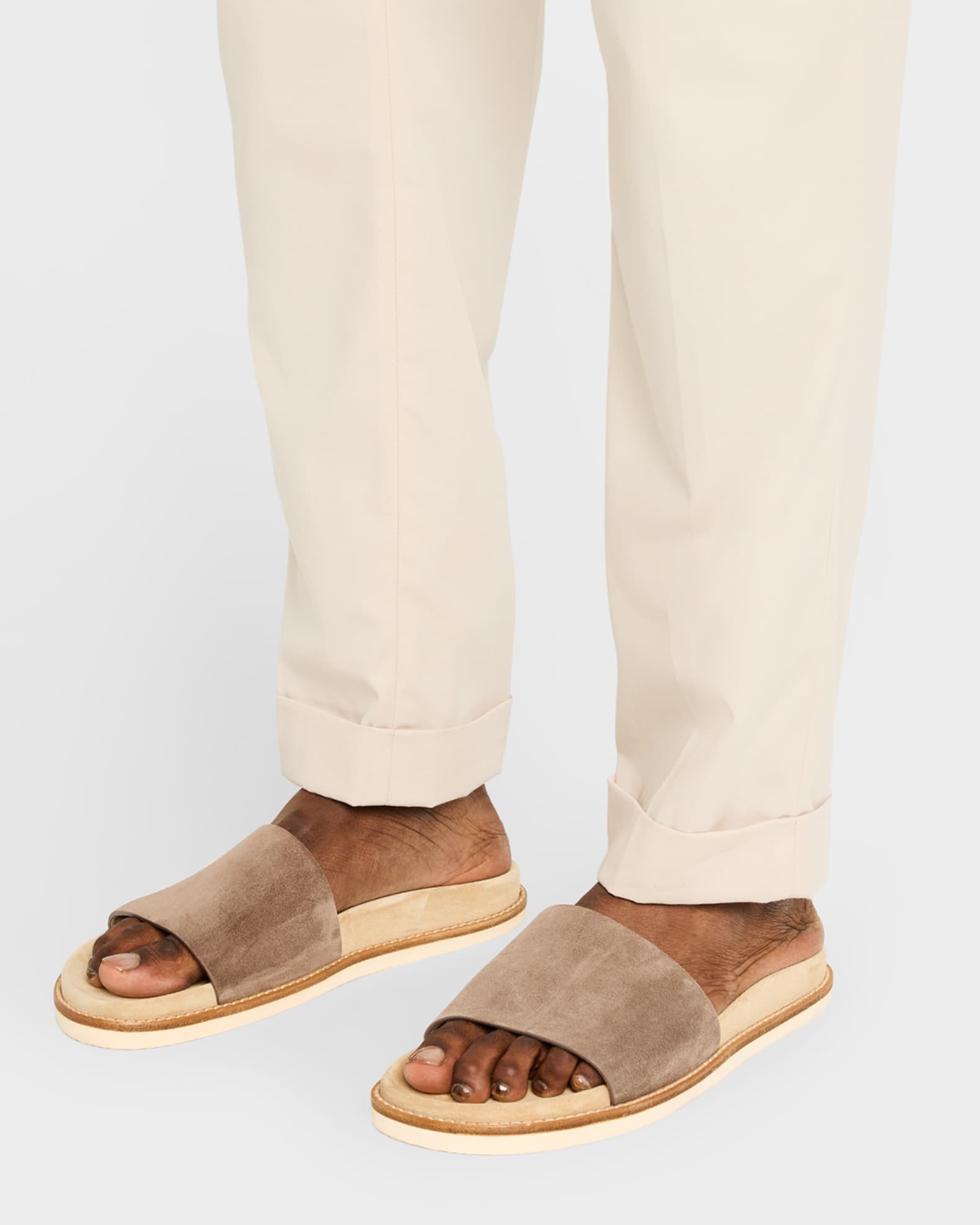 【関税込み】BRUNELLO CUCINELLI Monile' suede slides Brunello Cucinelli Men's Suede Slide Sandals | Neiman Marcus