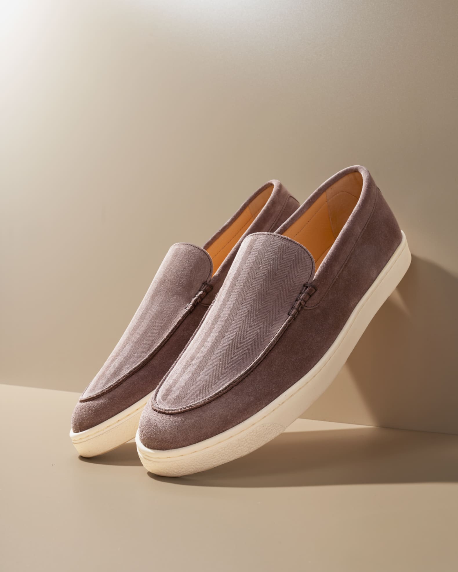 【関税&送料込】Brunello Cucinelli Smooth Leather And Suede Men's Brunello Cucinelli Tan Suede loafers with tassels Size