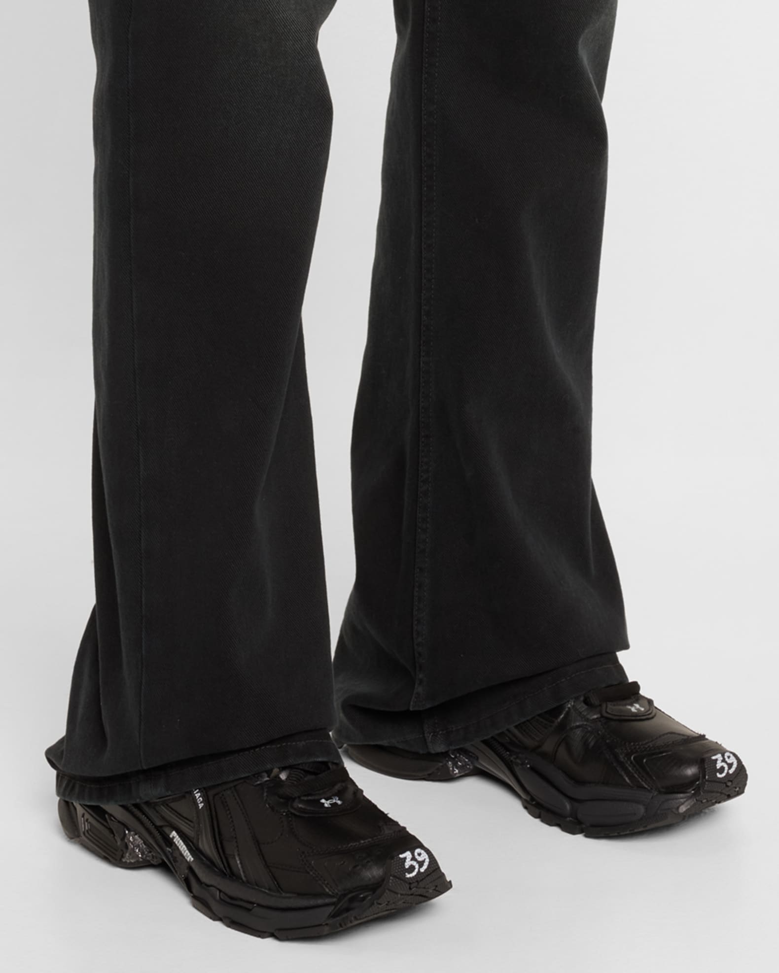 BALENCIAGA x Under Armour ランナー リップストップ スニーカー Balenciaga x Under Armour Runner Ripstop Sneakers | Neiman