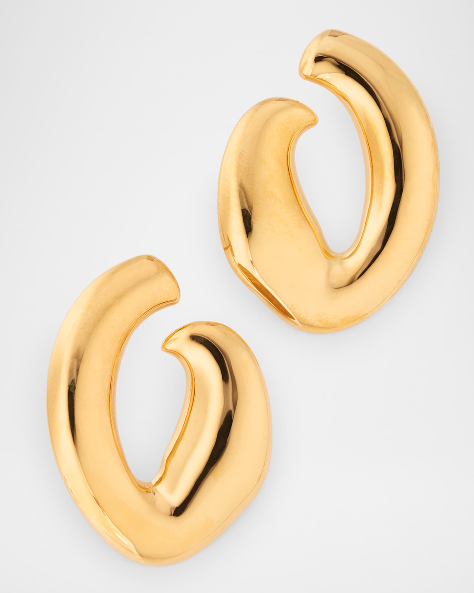 O Stud Earrings 0