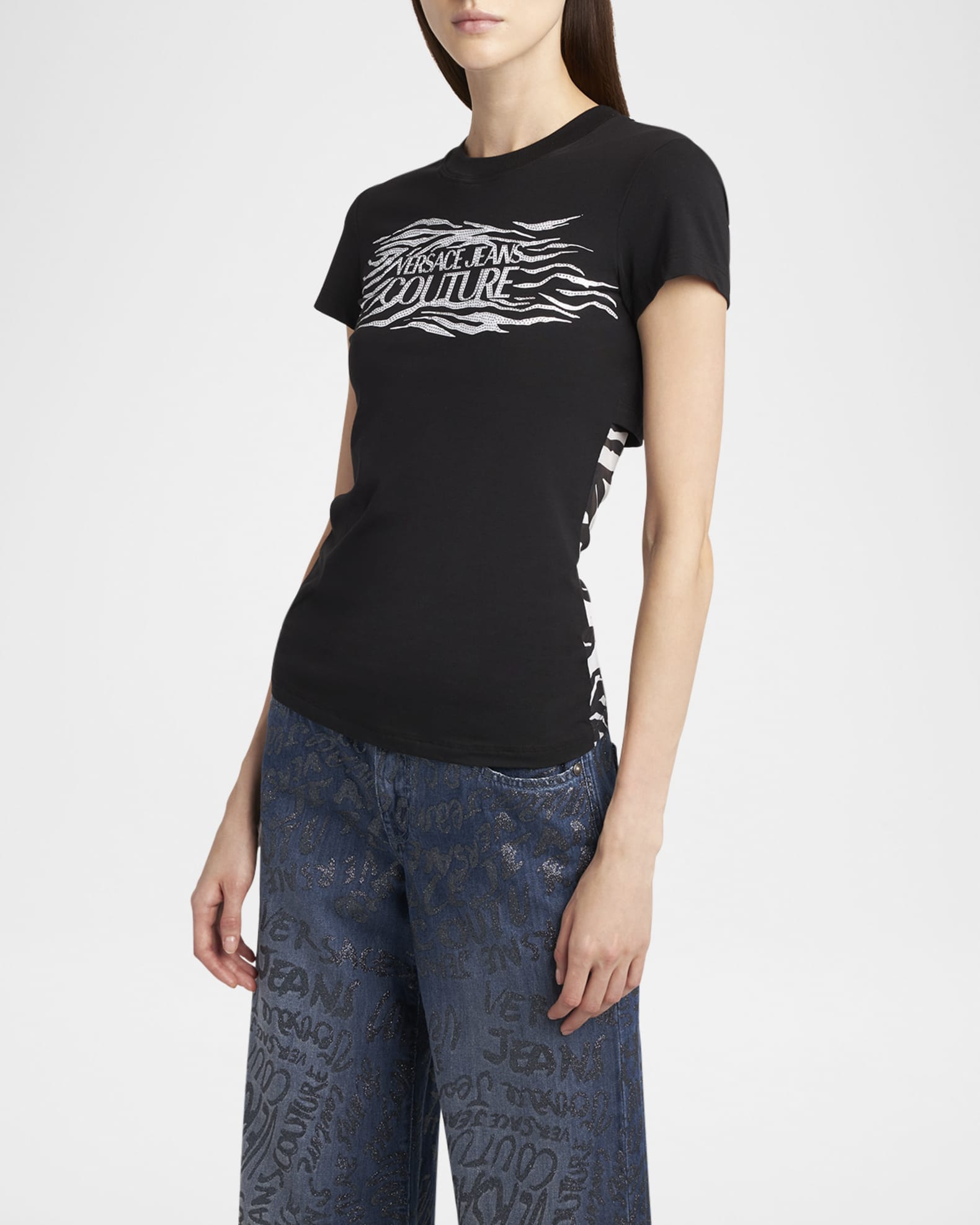 Tシャツ・カットソー VERSACE JEANS ZEBRA RHINESTONE LOGO COTTON T-SHIRT Versace Jeans Couture Zebra Rhinestone Logo T-shirt Versace