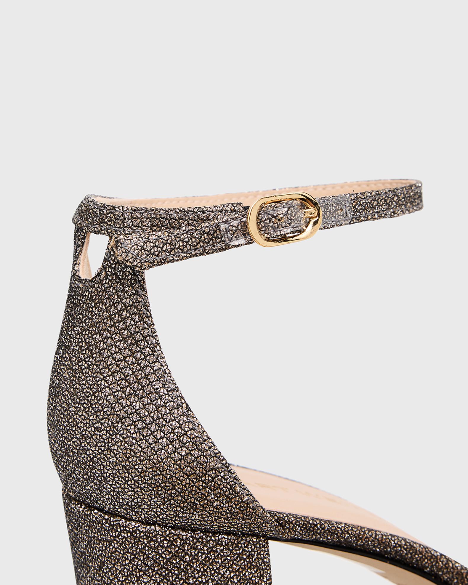 ジュン　クリスチーヌ　フランソワ　マーサ Stuart Weitzman Nudist 75mm Metallic Block Sandals | Neiman Marcus