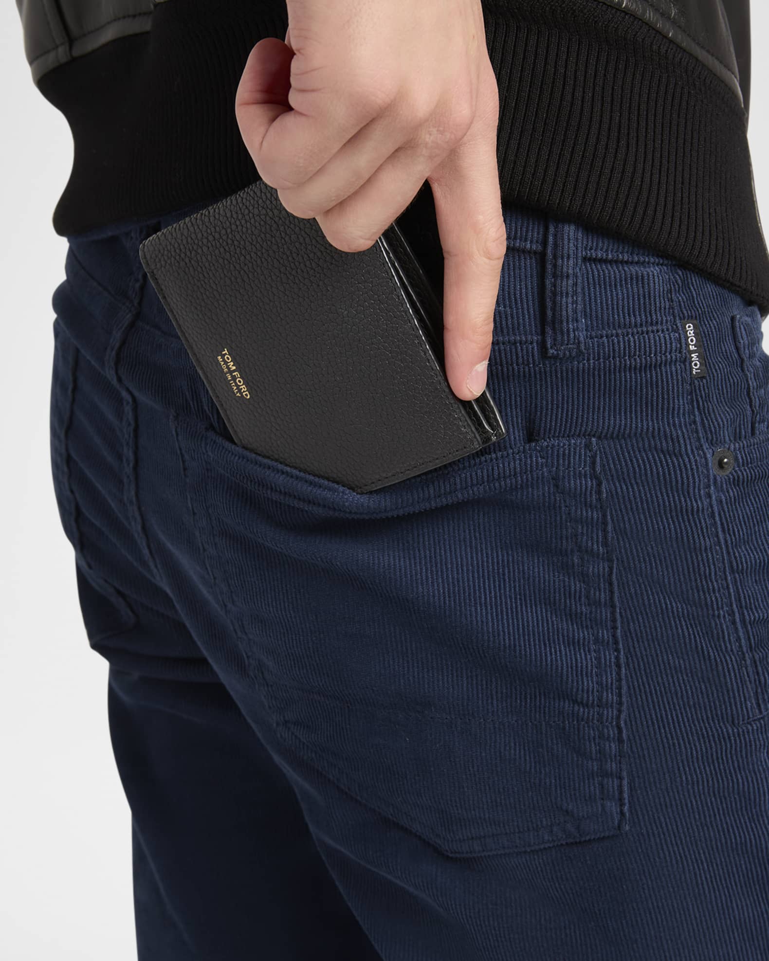 Men's T Line Grained Leather Bifold Wallet 1