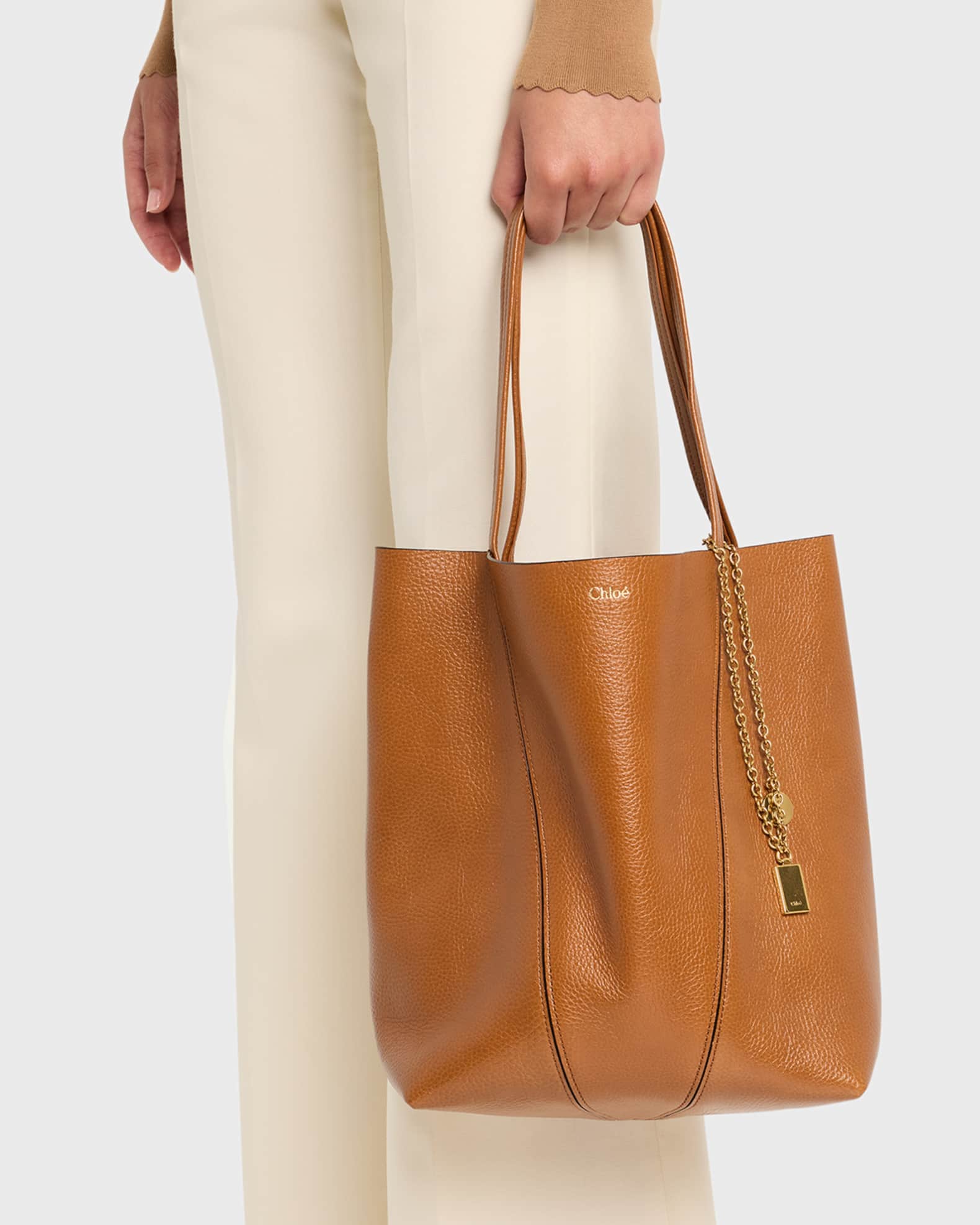 Spin Medium Tote Bag in Leather  1