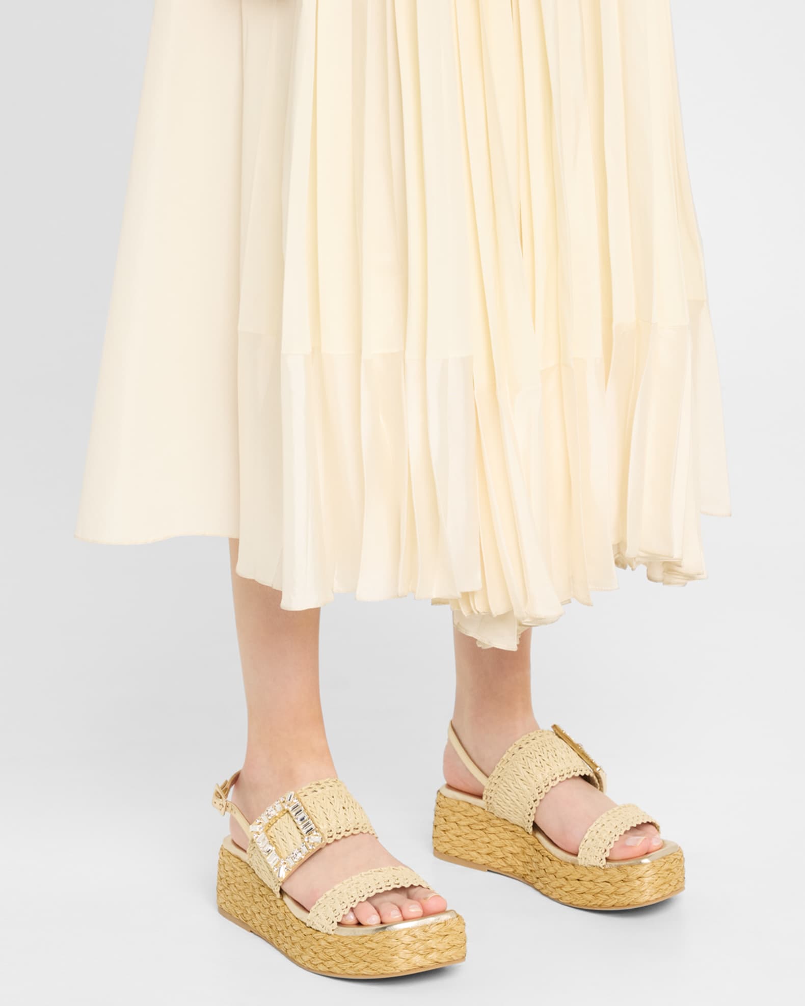 関税送料込Roger Vivier Crystal Buckle Sandals Roger Vivier Raffia Crystal Buckle Platform Sandals | Neiman