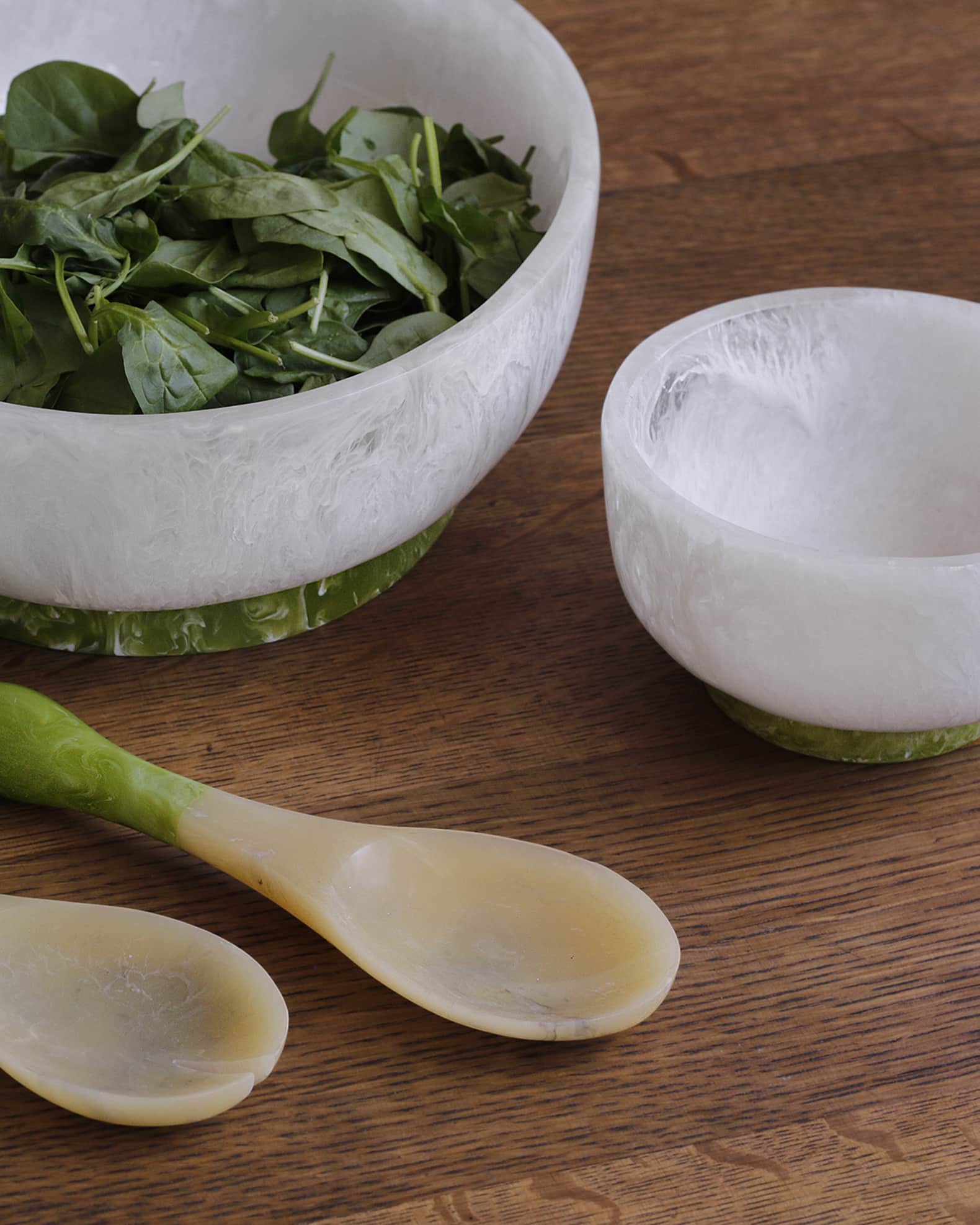 Resin Rio Small Bowl with Base 1