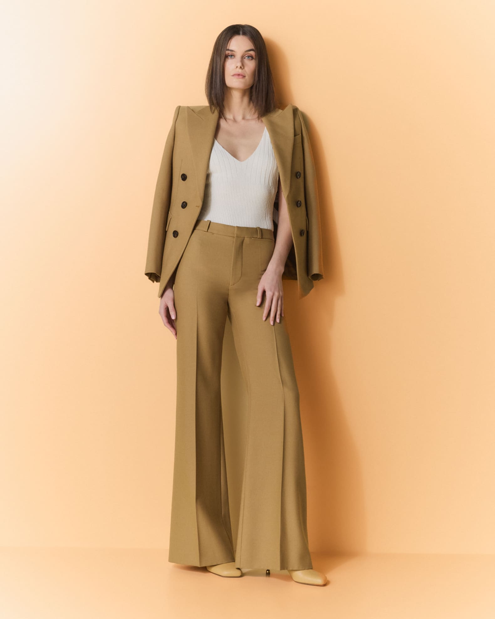 パンツ Chloe Wool Crepe Flared Trousers Chloe Flared Crepe Wool Trousers | Neiman Marcus