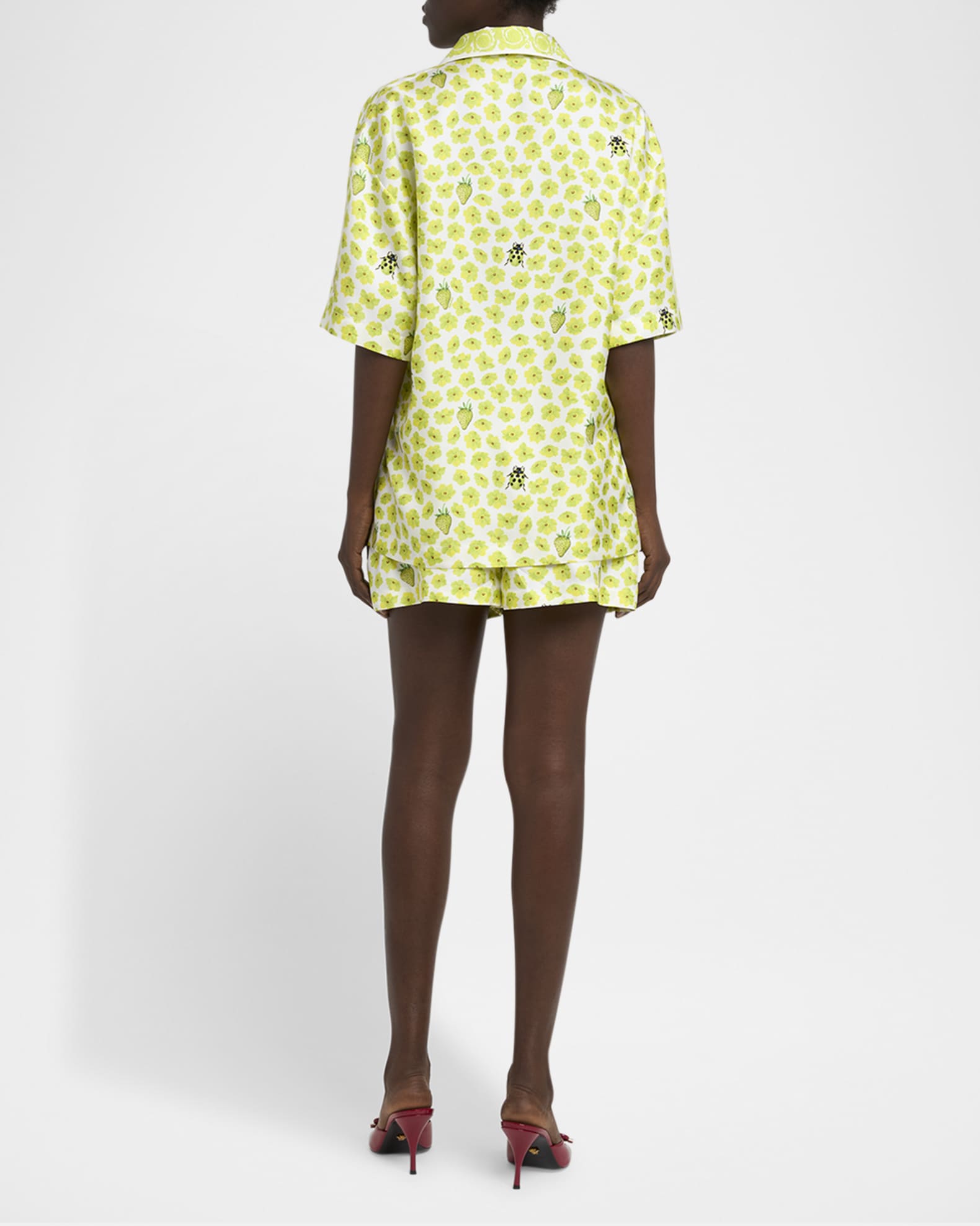 【関税＆送料込み】Versace 'Strawberry Patch' T-Shirt Versace Strawberry Garden Silk Twill Informal Shirt | Neiman