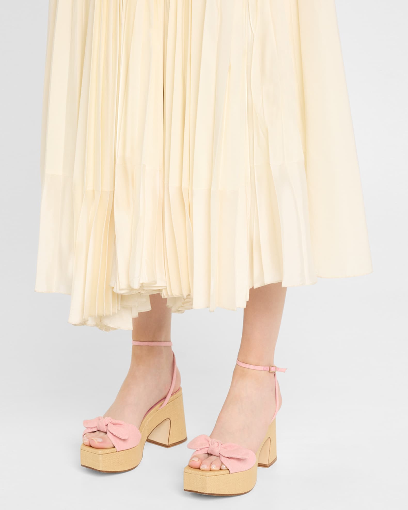 【25SS】Jimmy Choo / Ricia 95 プラットフォームサンダル / 2色 Jimmy Choo Ricia 95 Bicolor Raffia Platform Sandals | Neiman