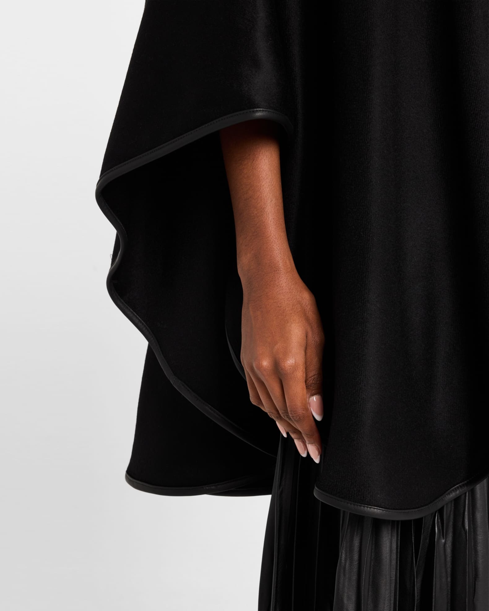 Classic Zlata Moda Cape -100% Cashmere