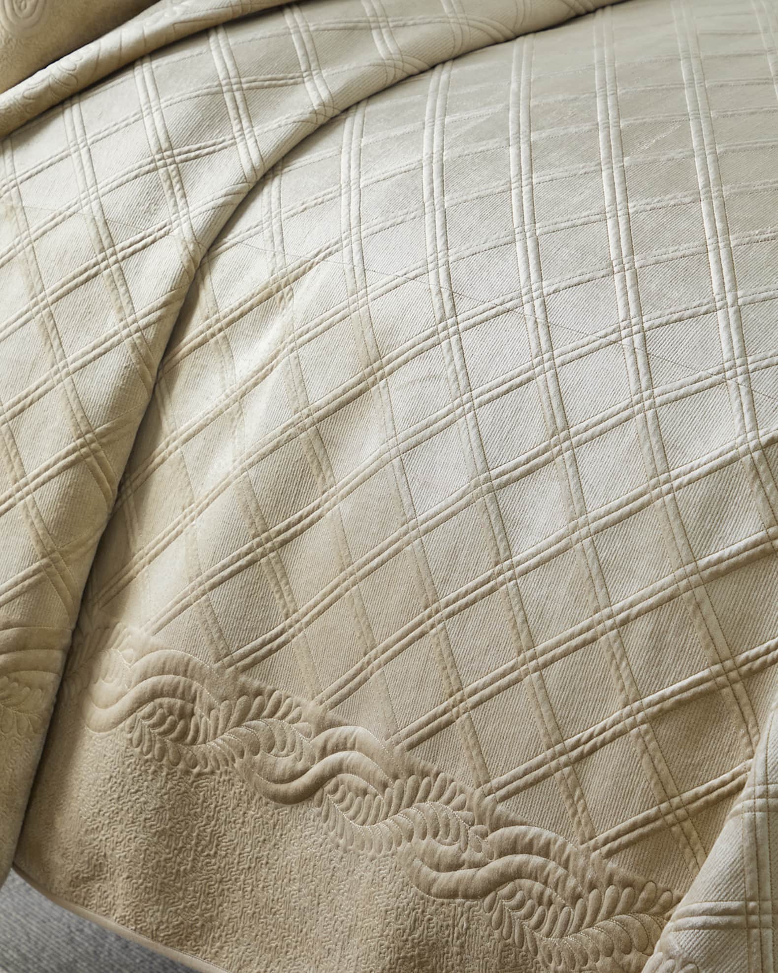 Cavour Queen 3-Piece Velvet Coverlet Set 0