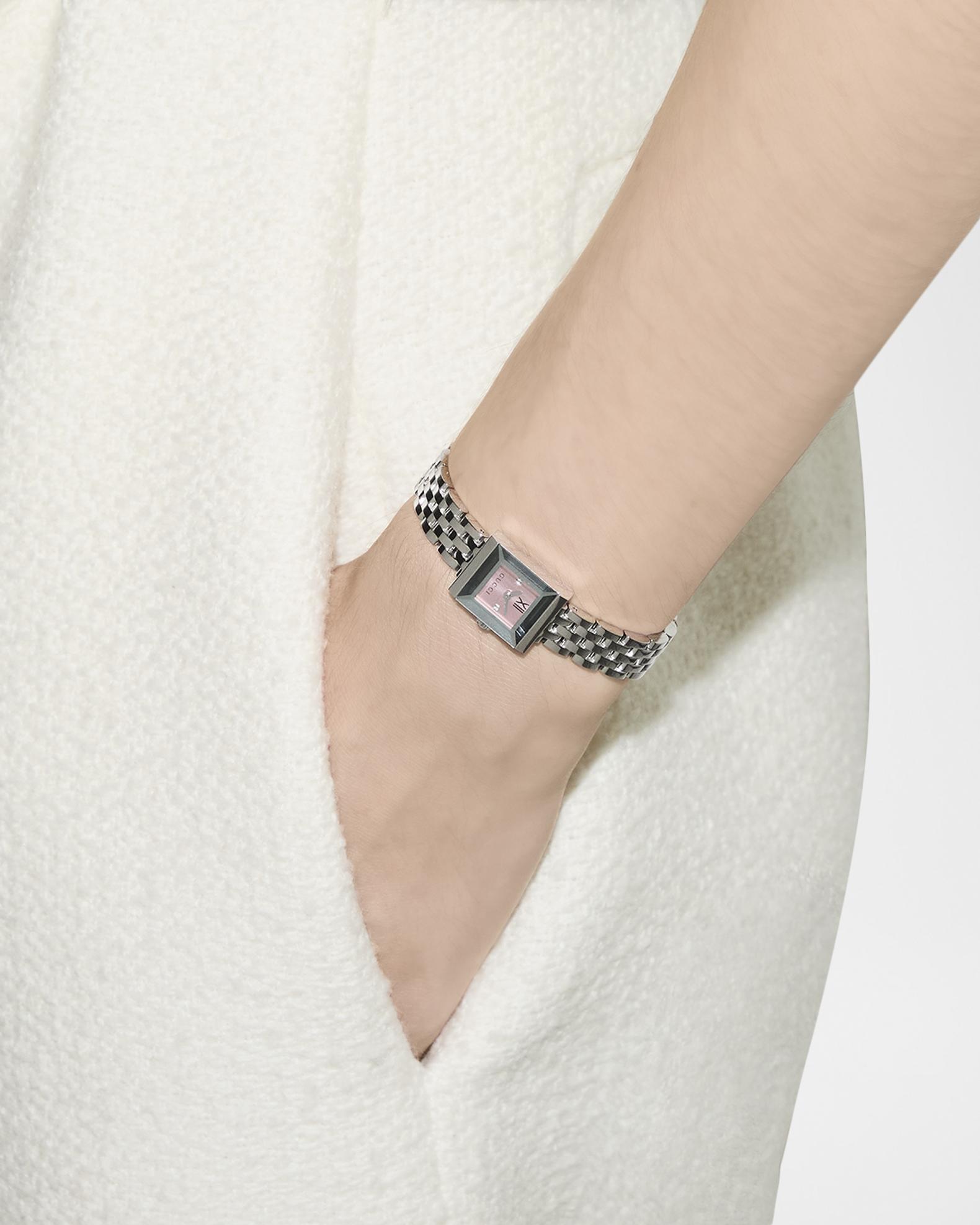Gucci G frame square black diamond bracelet watch Gucci G Frame Diamond Bezel 128.5 Quartz Watch Ladies Mirror  main image 2