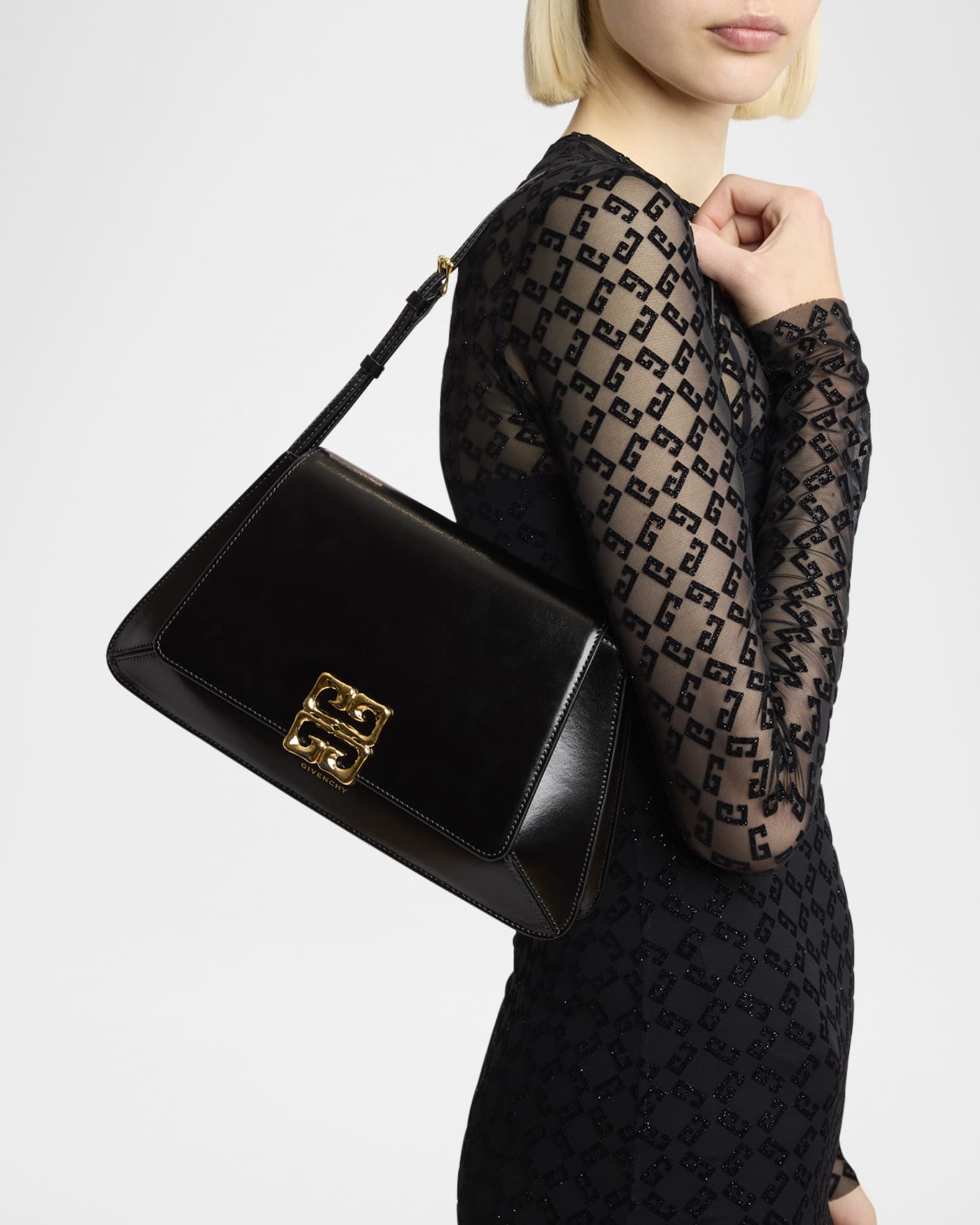4G Liquid Shoulder Bag in Leather 1