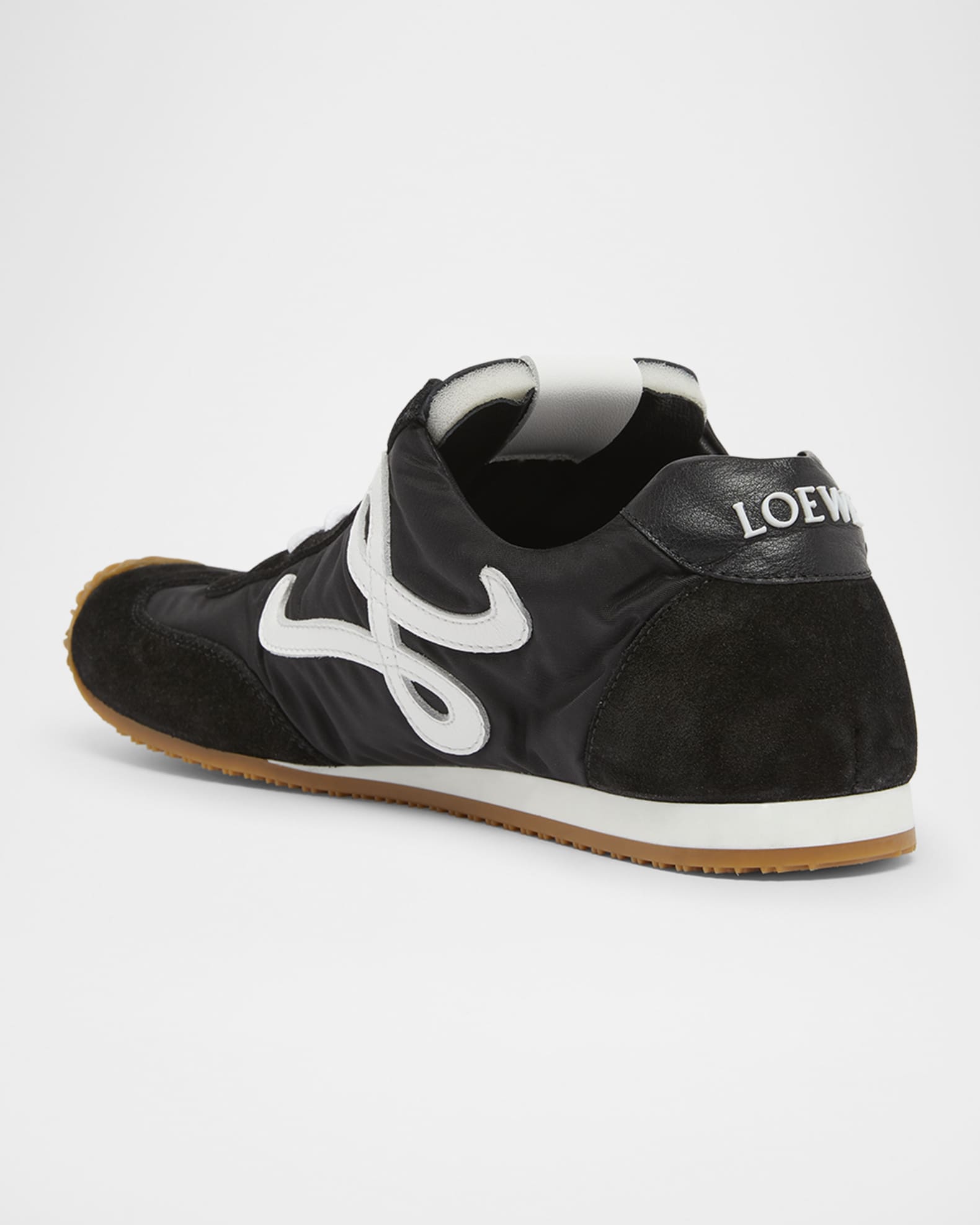 【Loewe】Flow Runner sneakers レザー トリム スニーカー LOEWE Women's Flow Runner Leather Sneakers | Saks Fifth Avenue
