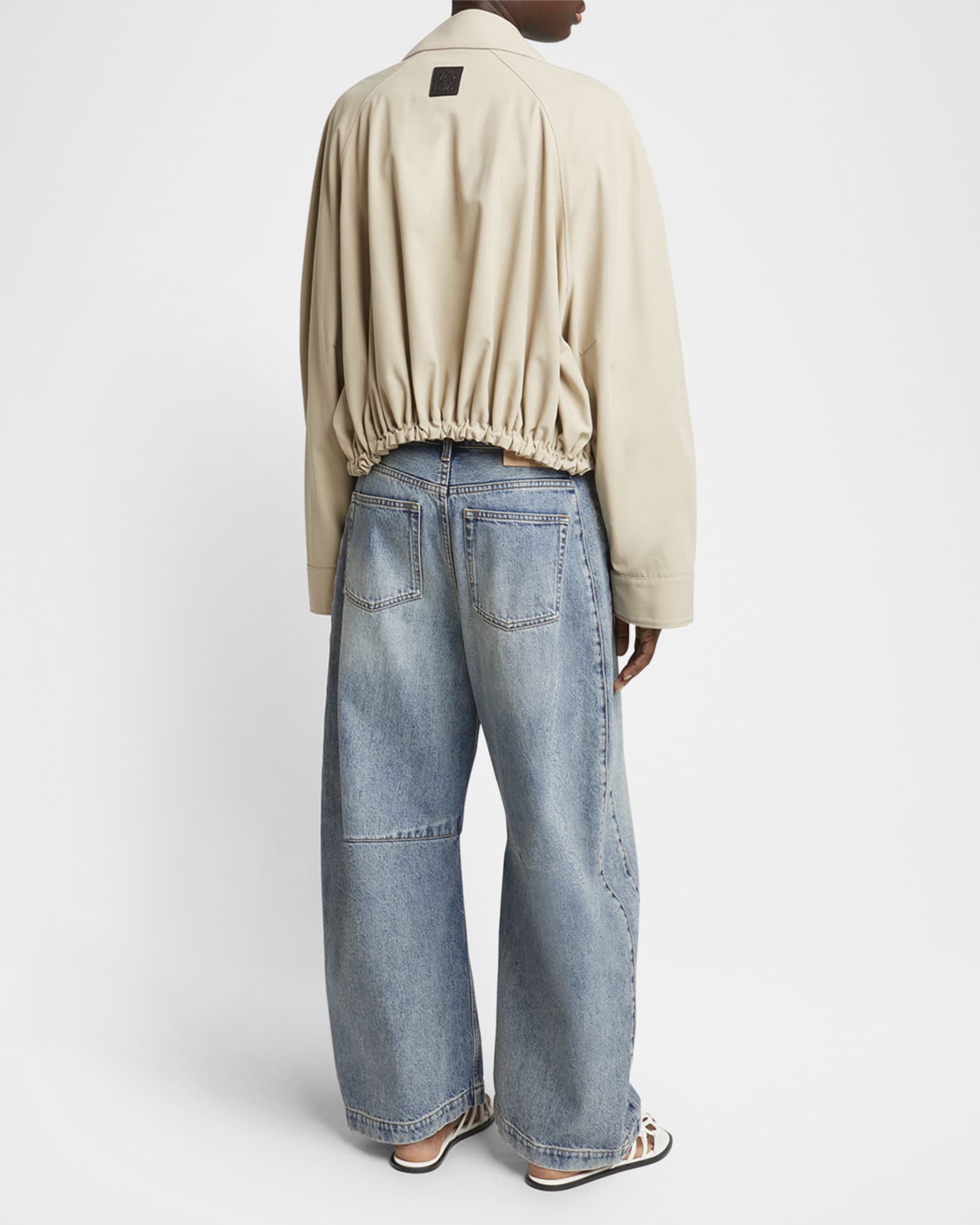 【LOEWE/直営店】セール！クロップド丈 PUFFY JACKET Loewe Cropped Zip Up Drawstring Balloon Jacket | Neiman Marcus