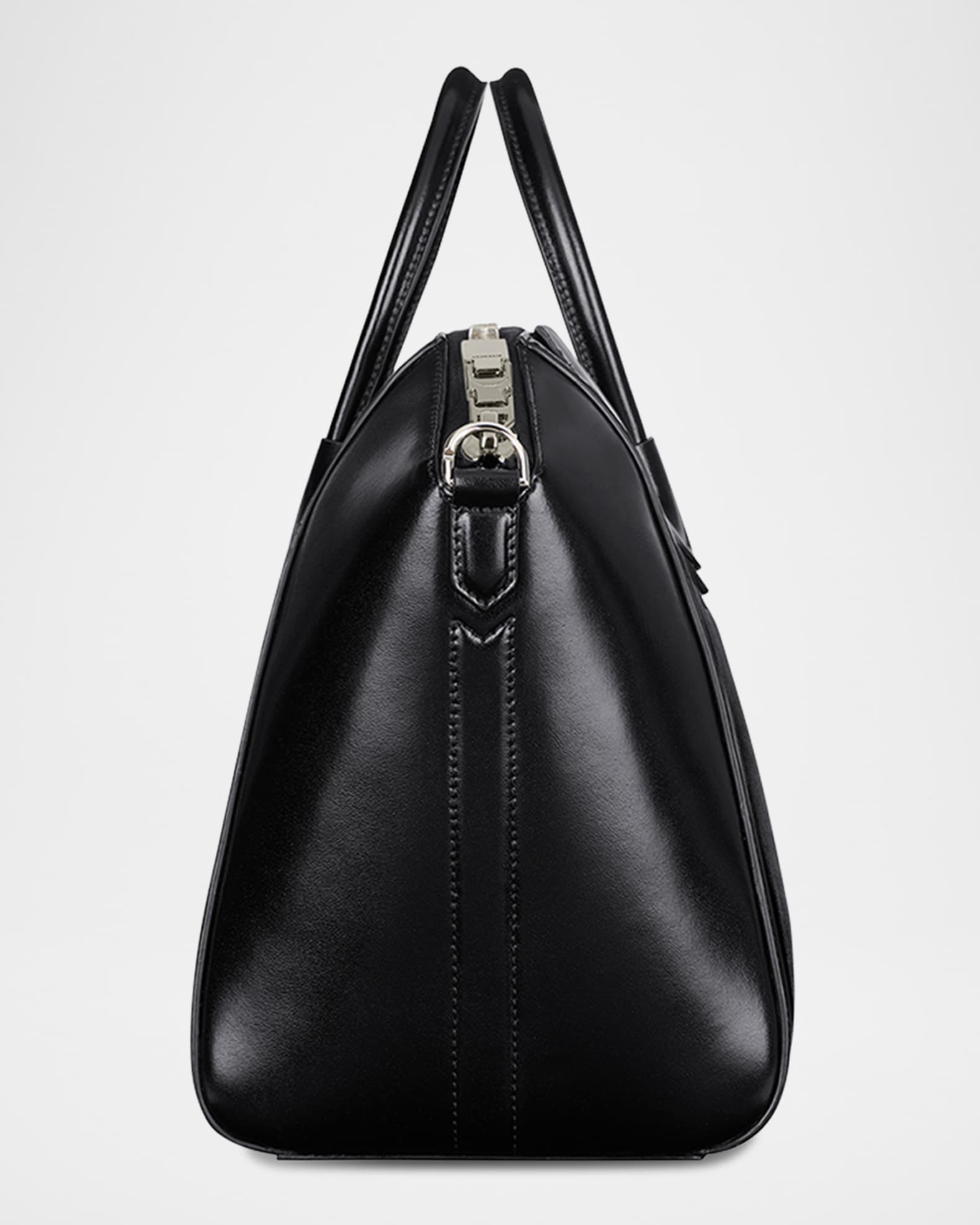 【送料&関税込】Givenchy Black Leather Medium Antigona Handb ll02547_givenchy_antigona_medi