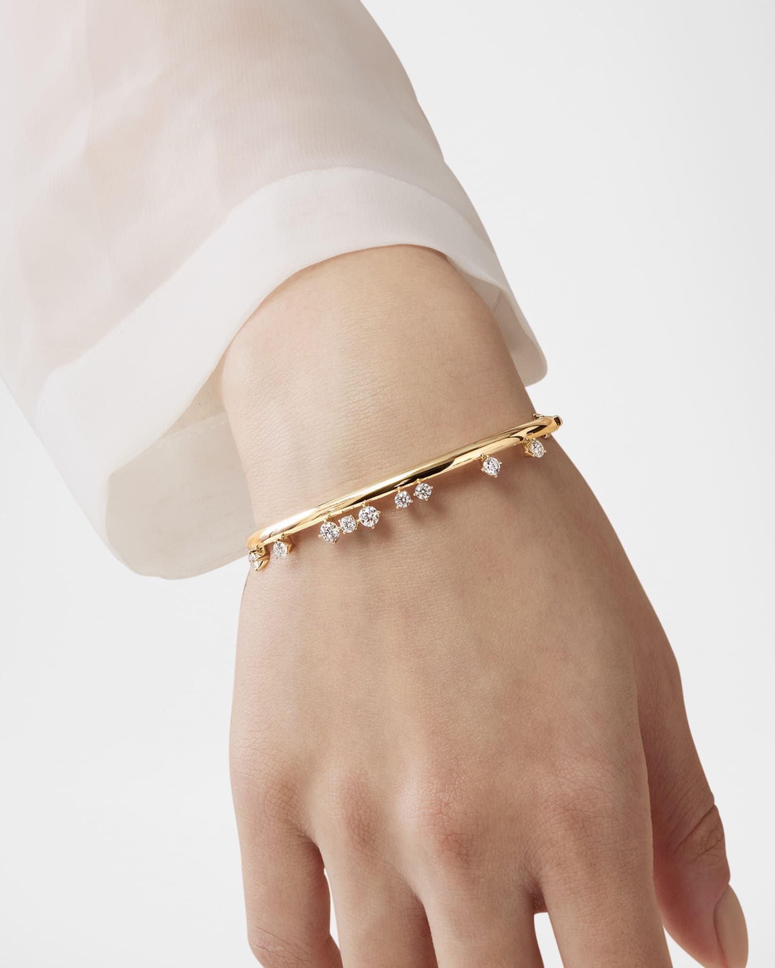 18K Yellow Gold Barre Floating Diamond Bangle Bracelet 1