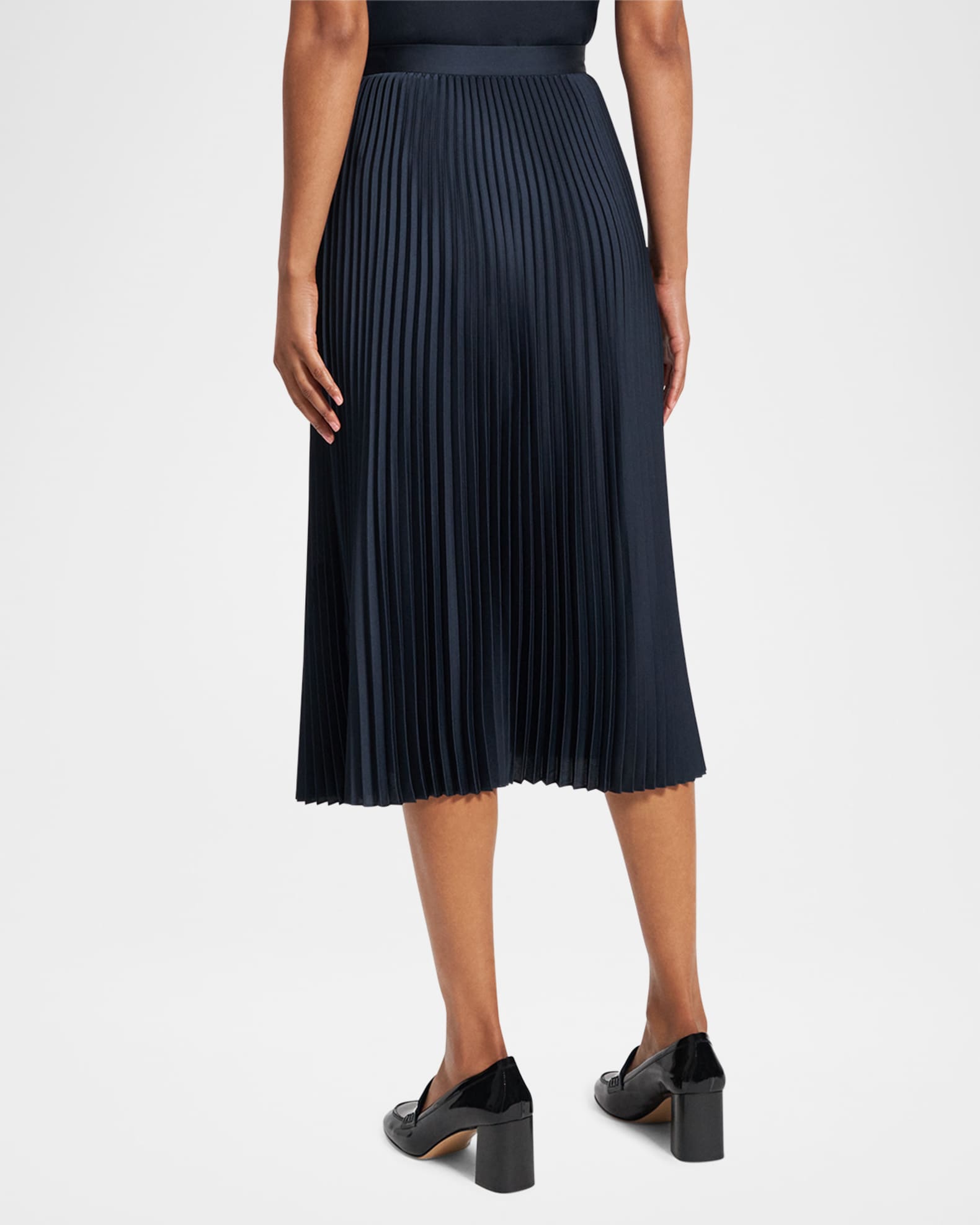 Theory navy pencil skirt 2025