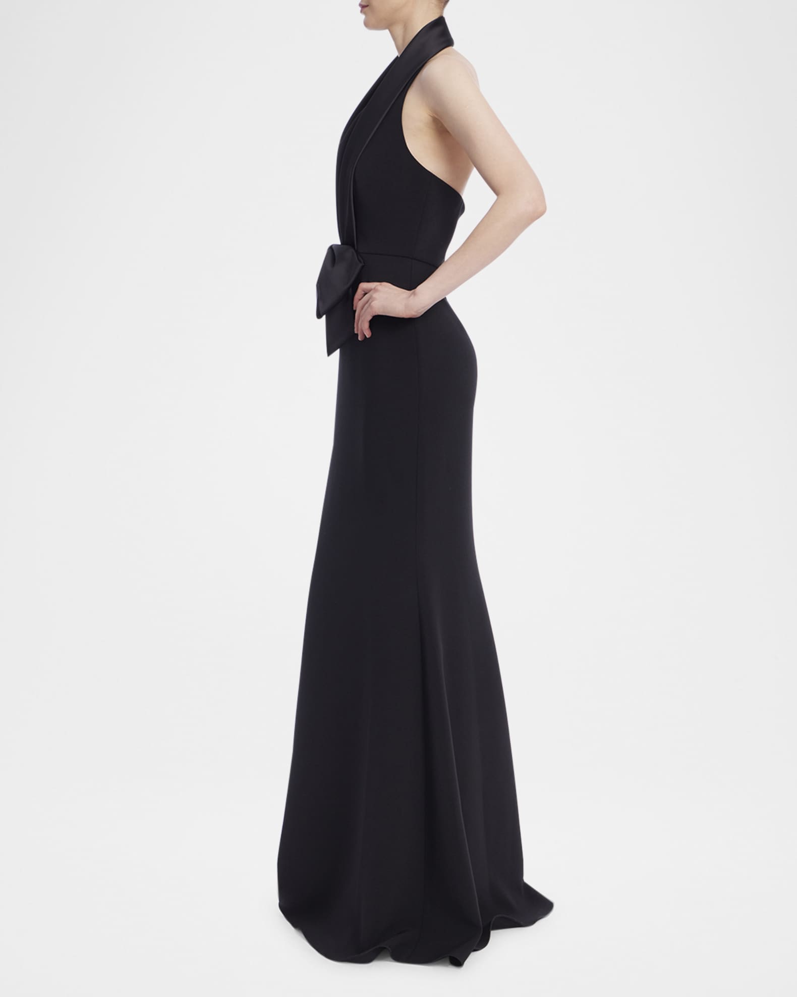 Badgley Mischka Women s bow detail Mikado and Stretch Crepe Halterneck Gown Black
