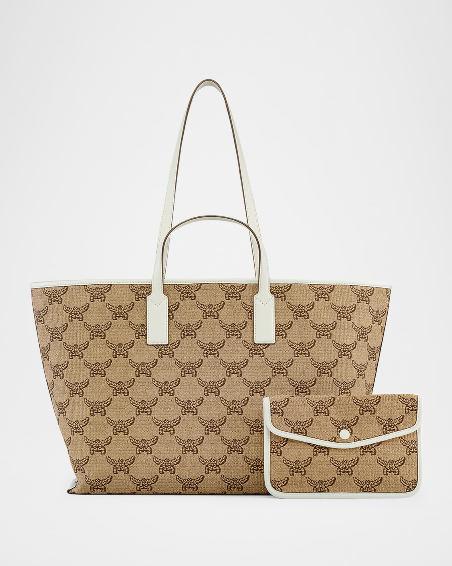 トートバッグ Medium Himmel logo-embossed leather bag Medium Himmel Shopper in Embossed Logo Leather Black | MCM ®US