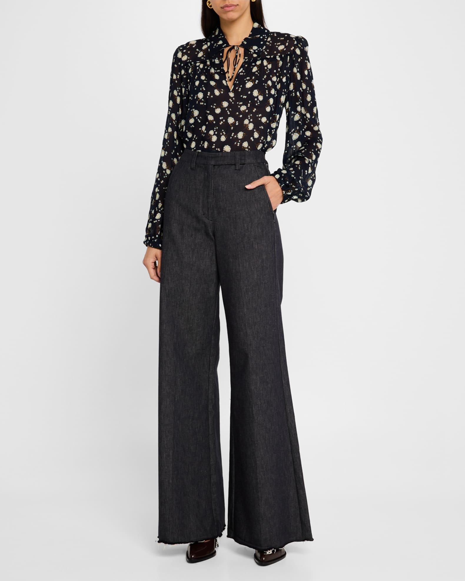 Floral Volumes Printed Ruffle-Trim Blouse 1