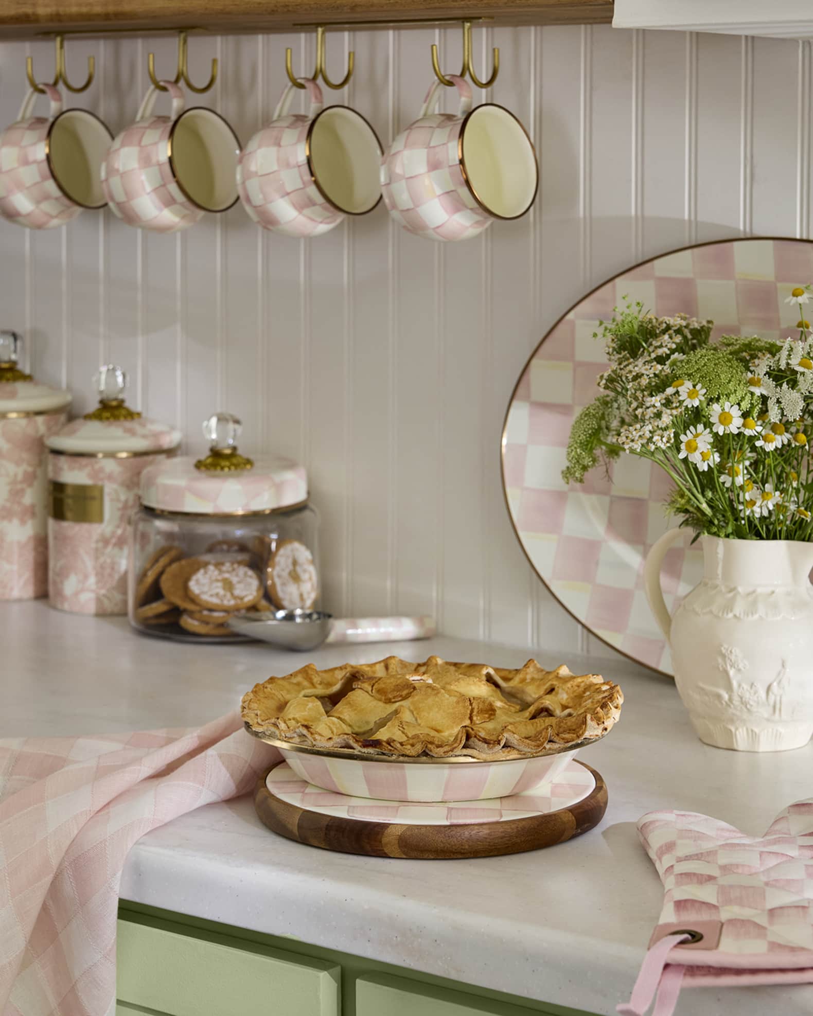 Rosy Check Pie Plate 1