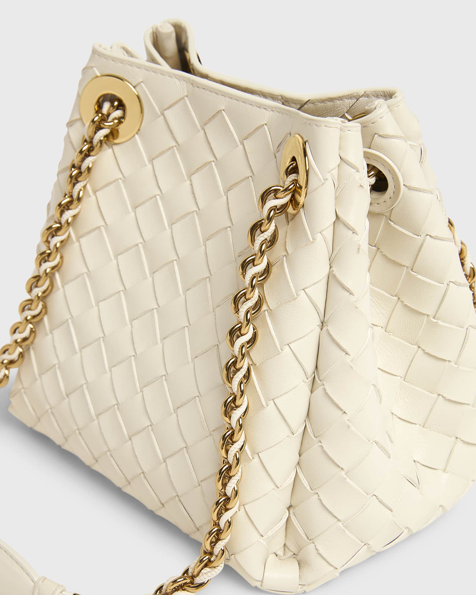 ブルゾン BOTTEGA VENETA PARACHUTE SMALL Bottega Veneta® Women's Small Parachute in Black. Shop