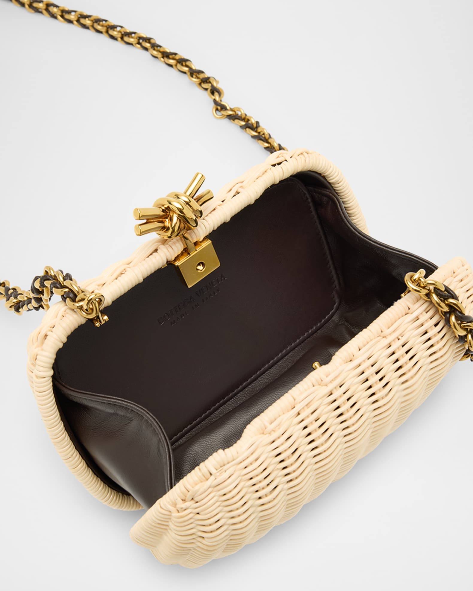 【BOTTEGA VENETA】CHAIN CROSSBODY BAG Bottega Veneta Cassette Gold Chain Crossbody Bag Padded Maxi