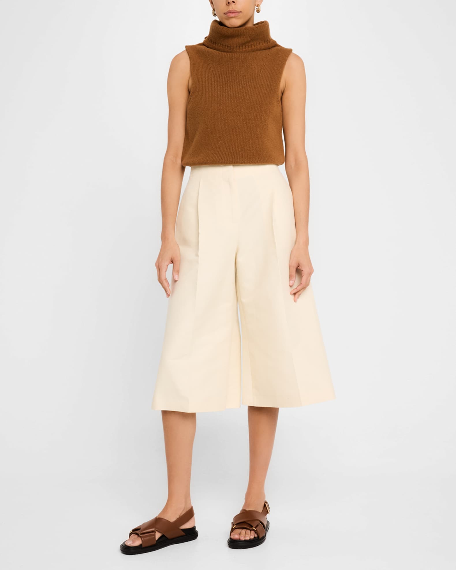 Pleated Wide-Leg Crop Trousers 1