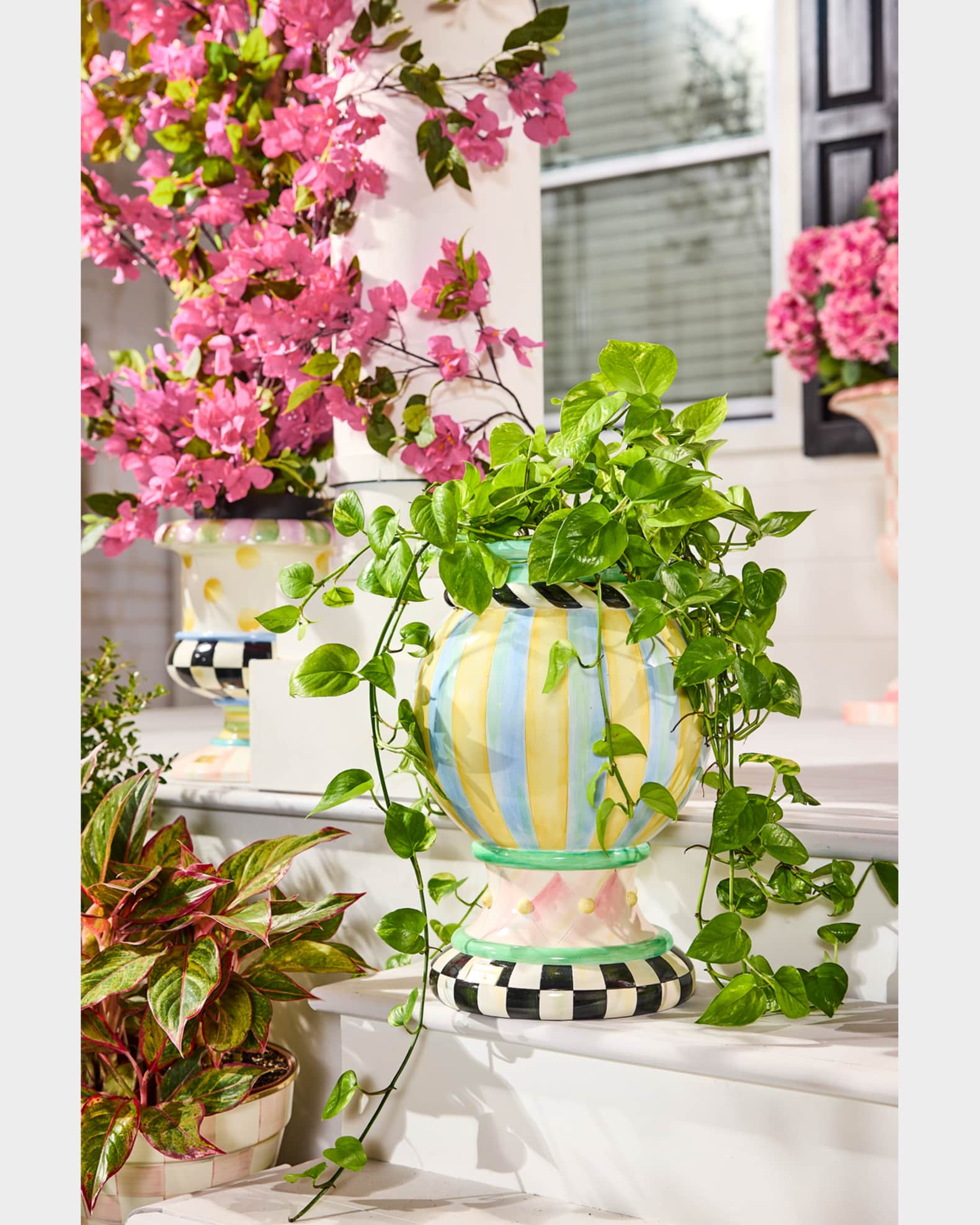 Rosy Meadow Small Urn 1