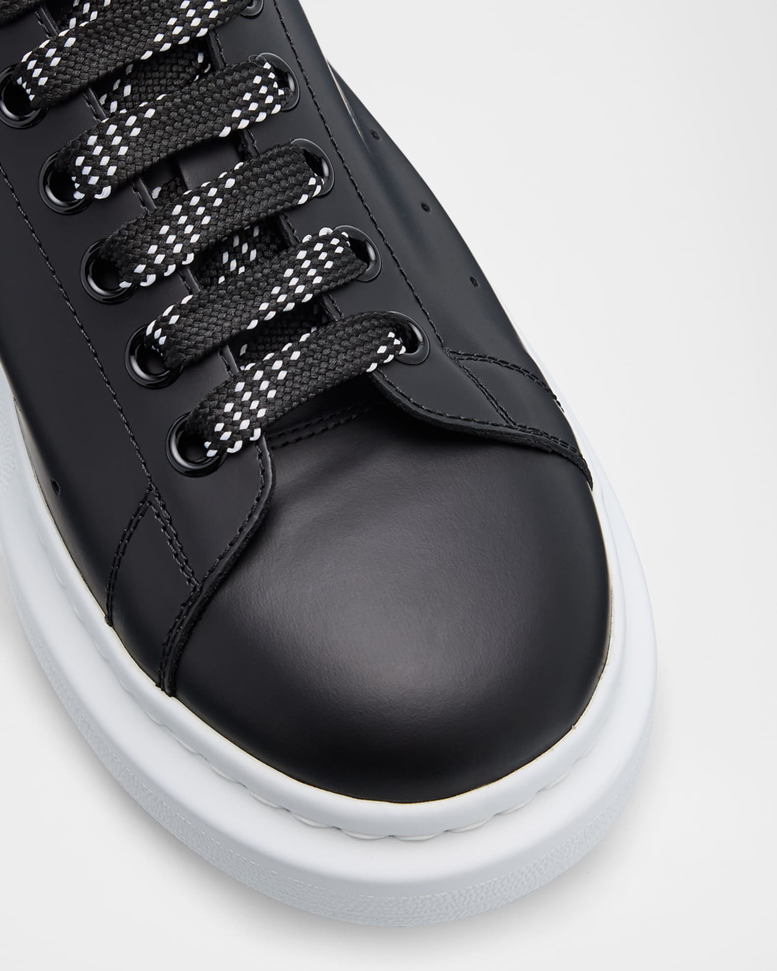【関税&送料込】Alexander Mcqueen Larry Low-Top Leather Snea McQueen Men's Larry Leather Oversized Low-Top Sneakers