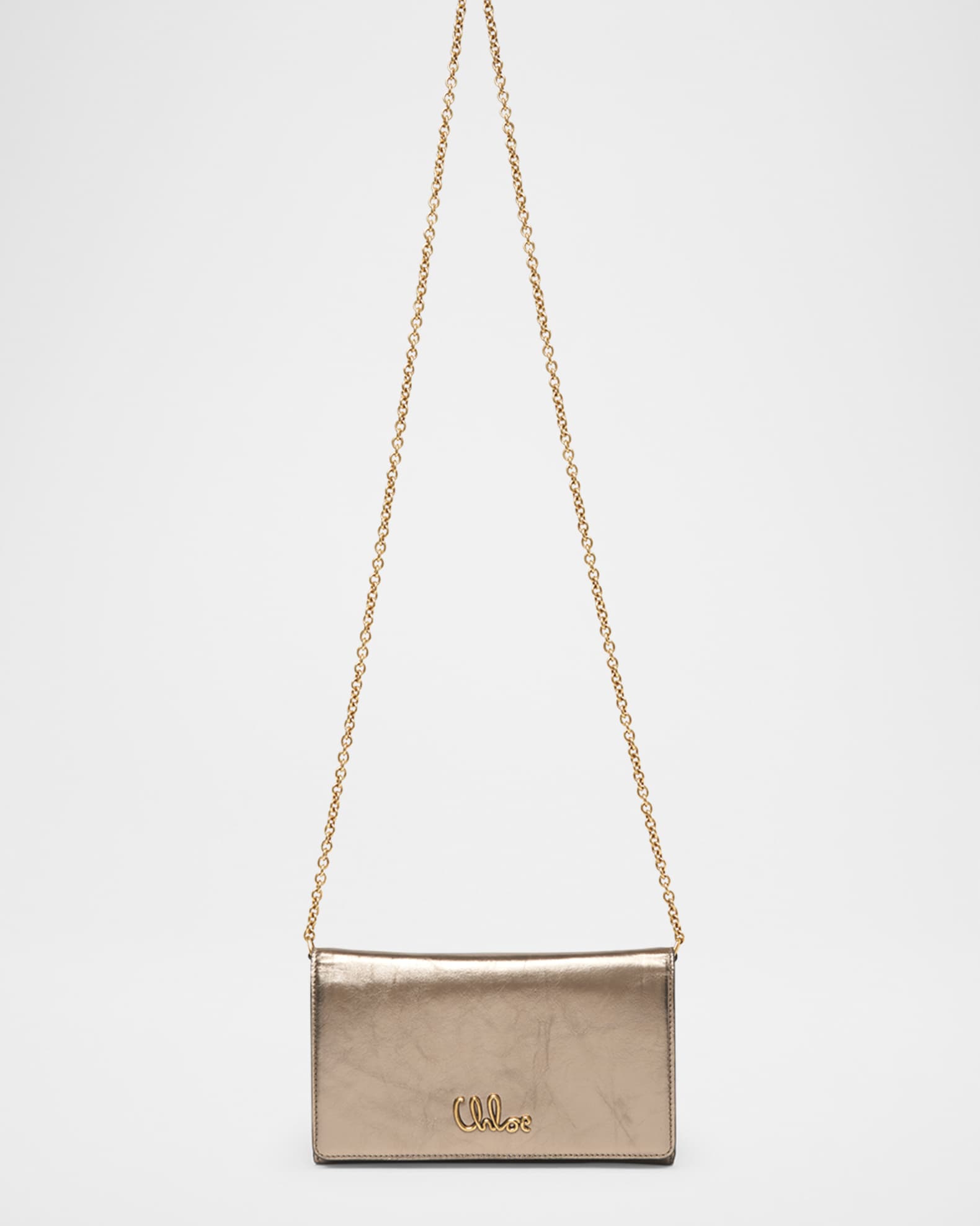 長財布 Chloe Chloe Iconic Wallet On Chain In Shiny Leather Chloé Iconic Flap Wallet On Chain in Shiny Leather in
