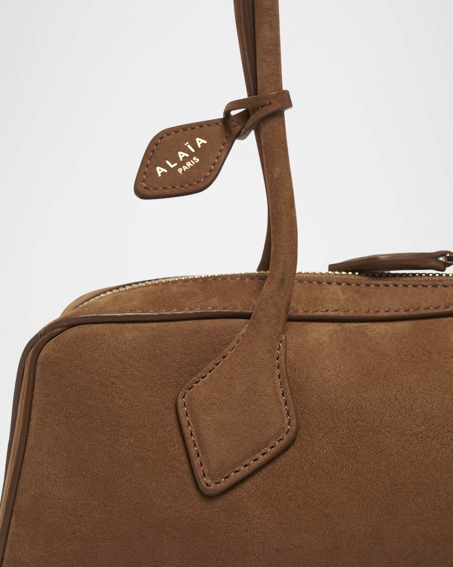 【ALAIA】Le Teckel ミディアム スエード ショルダーバッグ ALAIA Le Teckel Medium Suede Shoulder Bag | Neiman Marcus