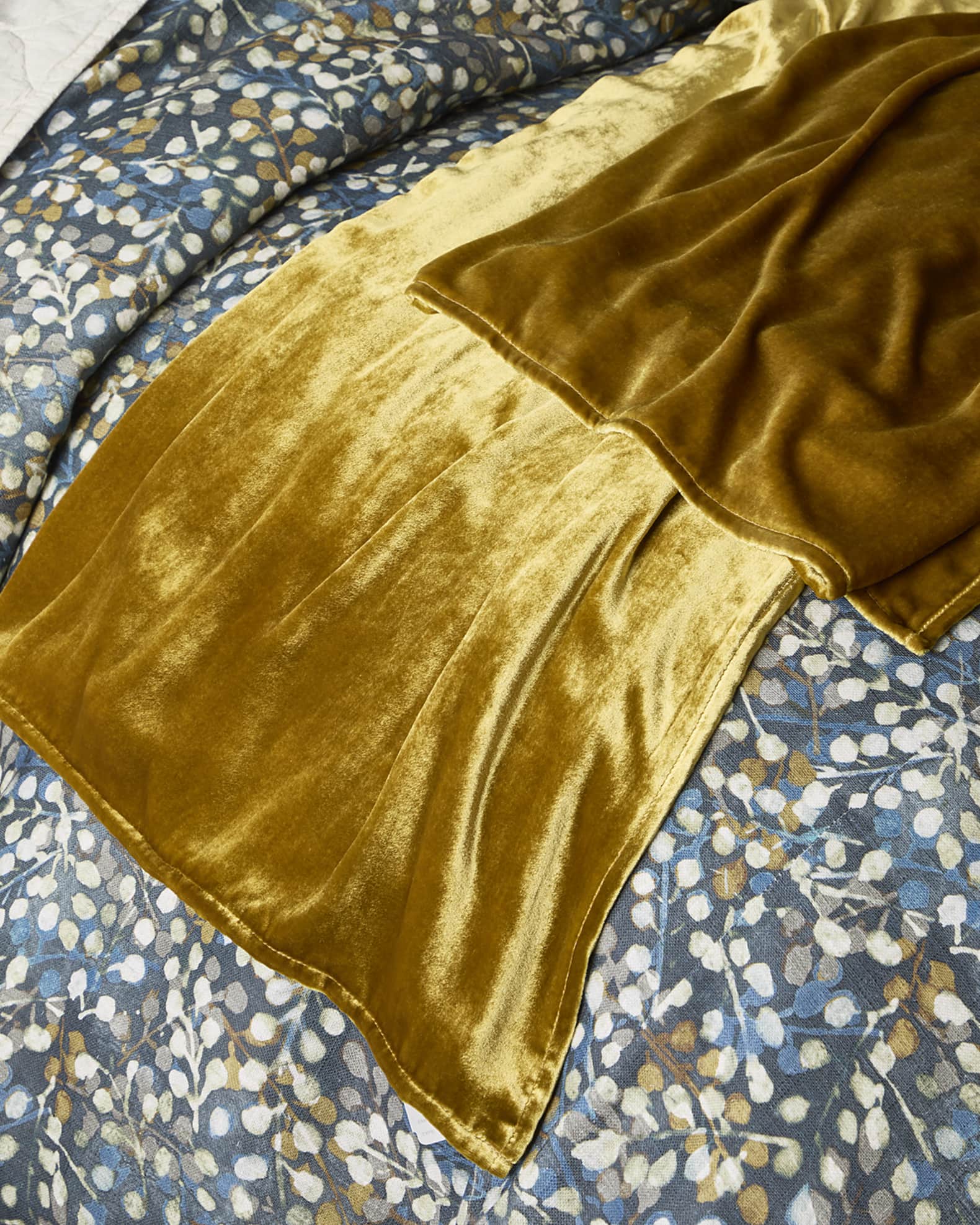 Vintage Velvet Oversized Throw Blanket 0