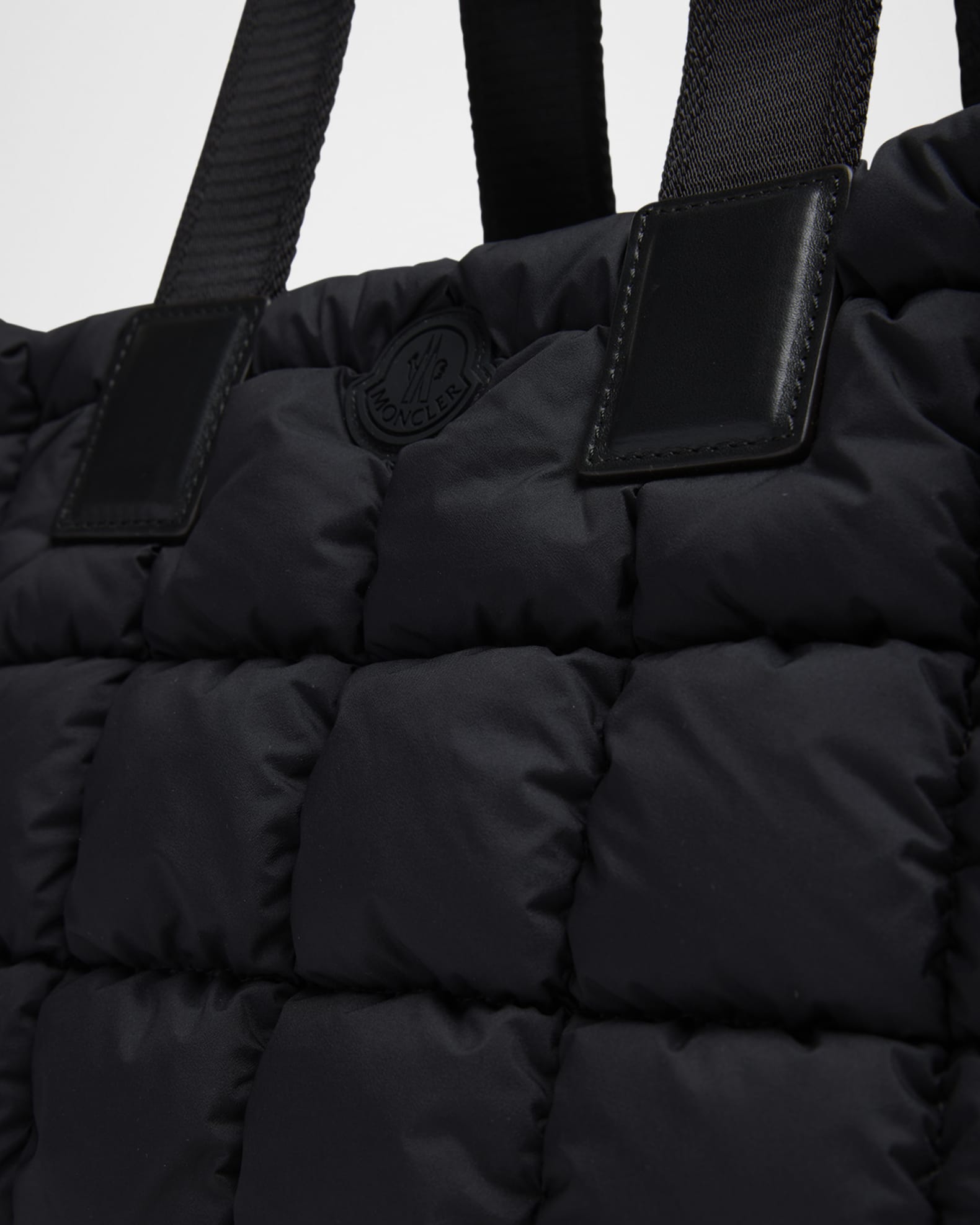 【送料&関税込】Moncler carado Black Nylon Bag Moncler 'carado' Black Nylon Bag | italist