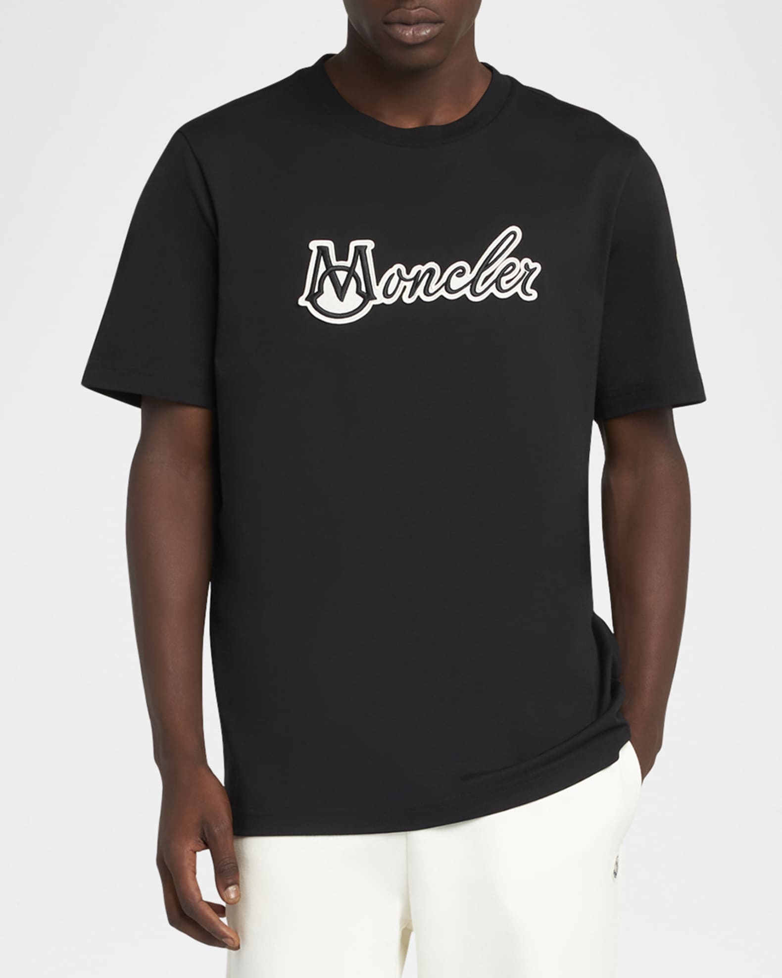 Tシャツ・カットソー MONCLER T-SHIRT WITH EMBROIDERED LOGO Moncler Men's Embroidered Logo T-Shirt | Neiman Marcus
