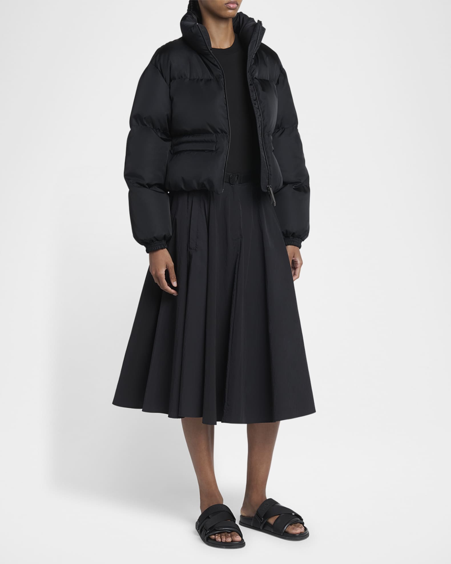 ★【MONCLER】Piumino corto Vissec★ダウンジャケット Moncler Vissec Down Puffer Jacket | Neiman Marcus