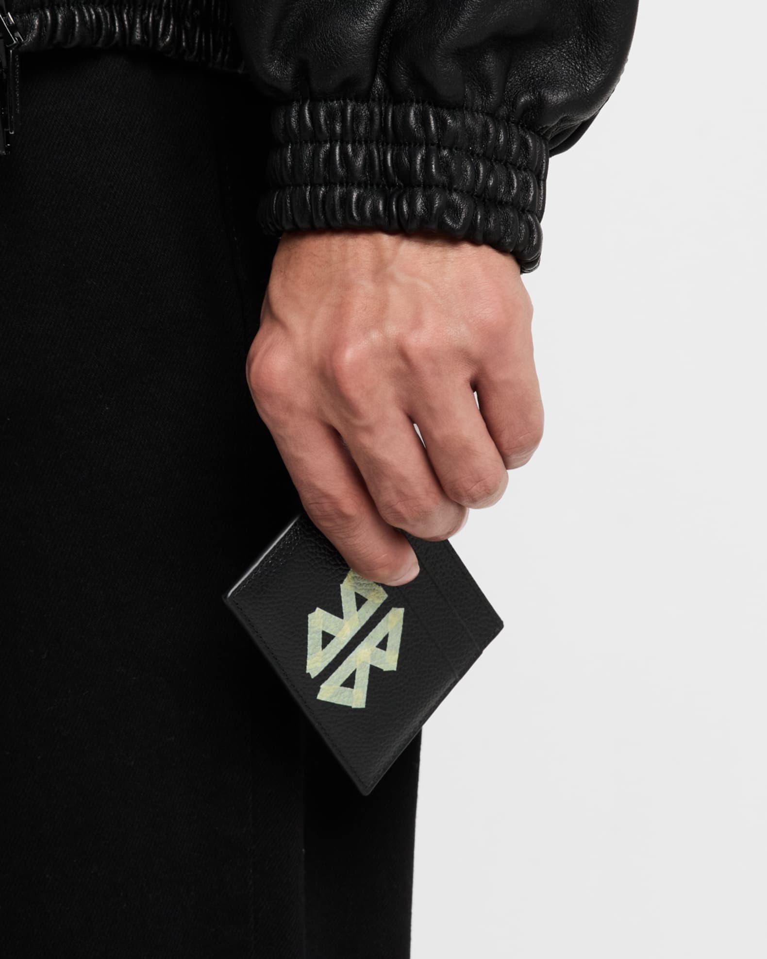 Men's Leather BB Logo Cash Card Holder 1