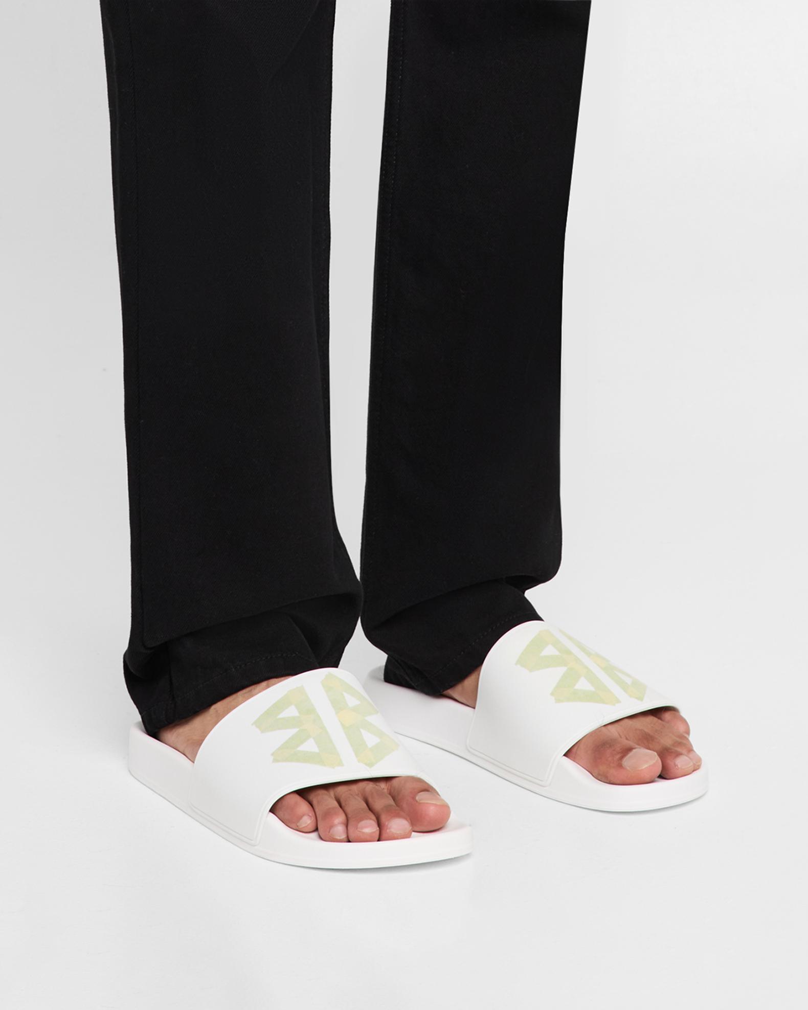 Balenciaga Men display picture 1